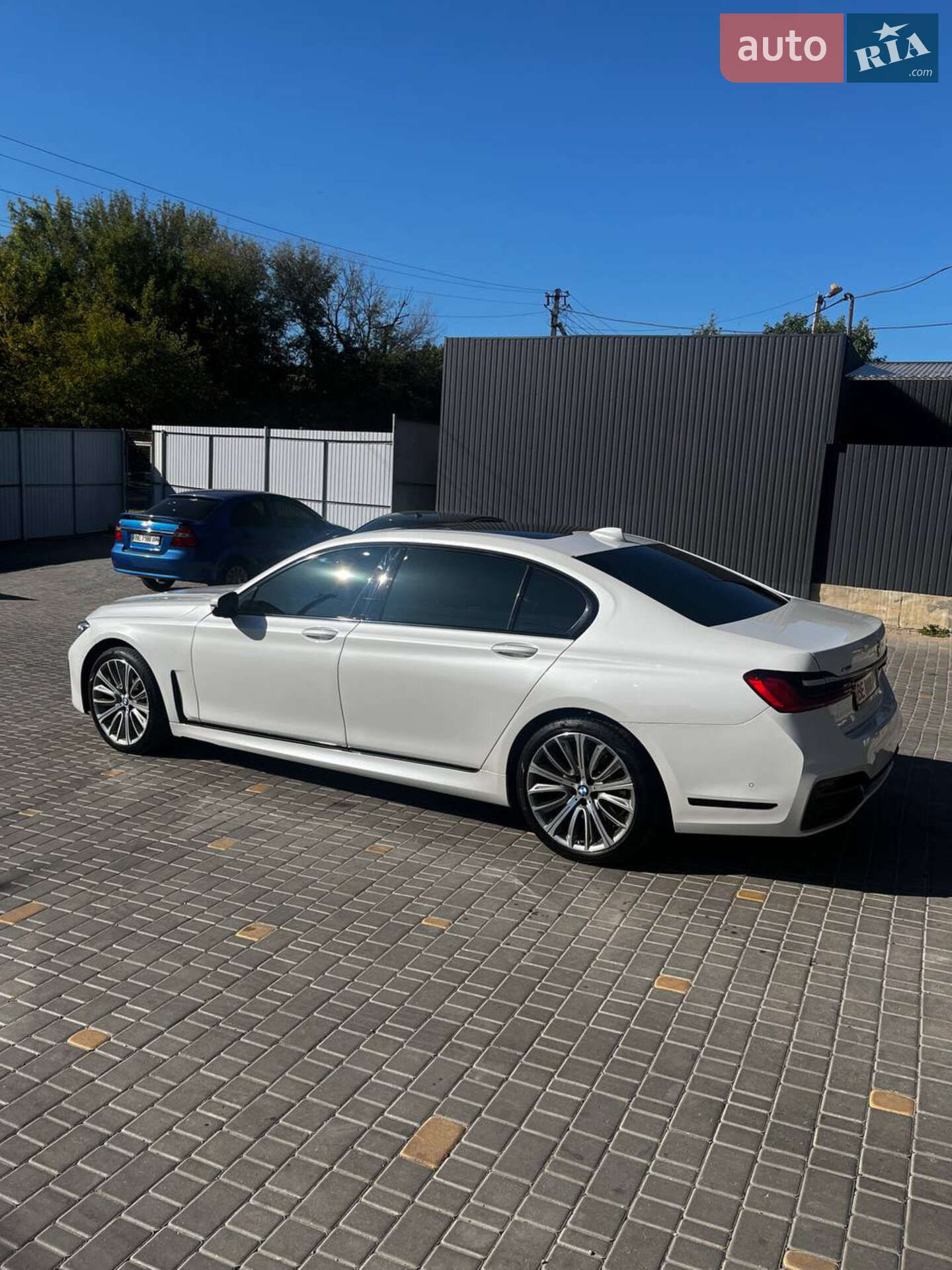 Bmw 750 Li 2015 VIN WBA7F2C53GG415196 фото оголошення 4 з 30