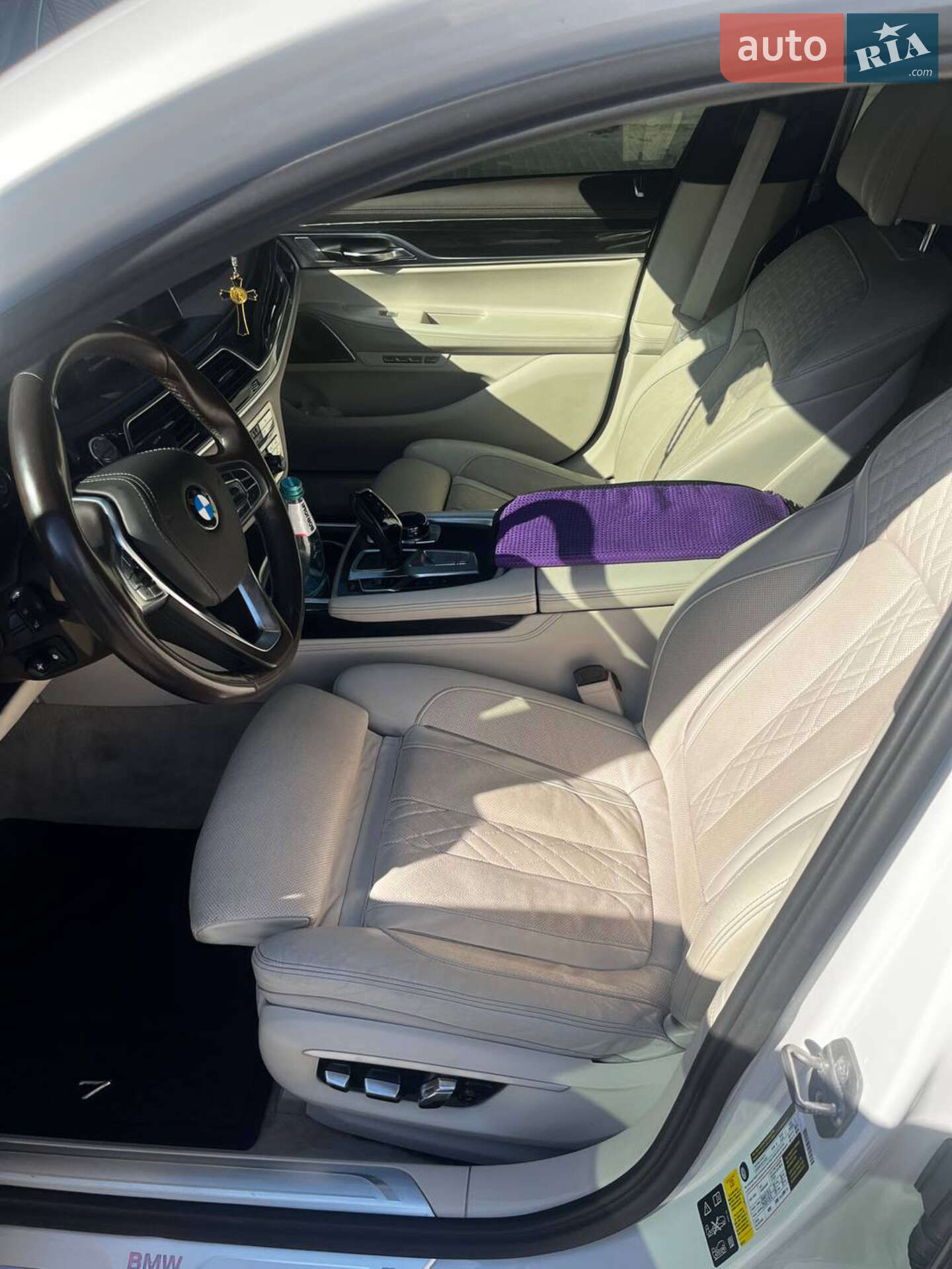 Bmw 750 Li 2015 VIN WBA7F2C53GG415196 фото оголошення 13 з 30