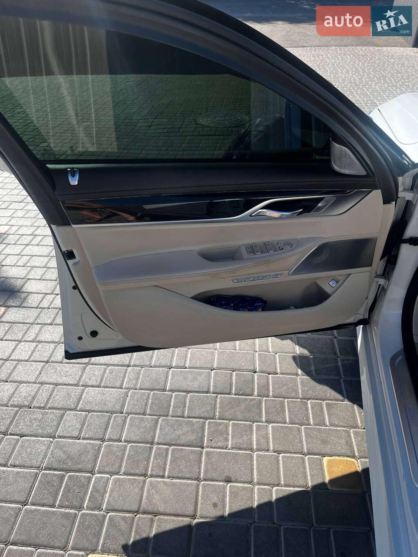 Bmw 750 Li 2015 VIN WBA7F2C53GG415196 фото оголошення 15 з 30