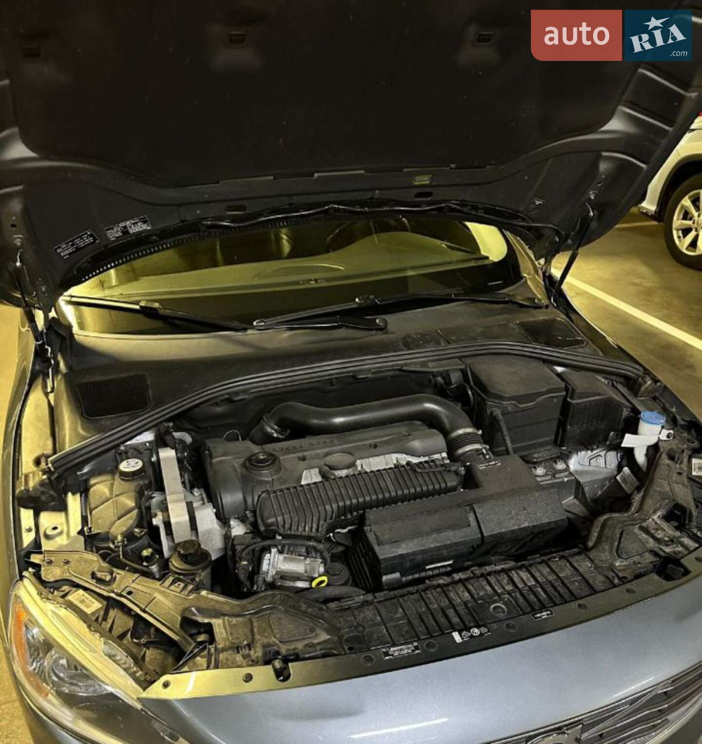 Volvo S60 2015 VIN LYV612TKXGB097513 фото оголошення 9 з 15