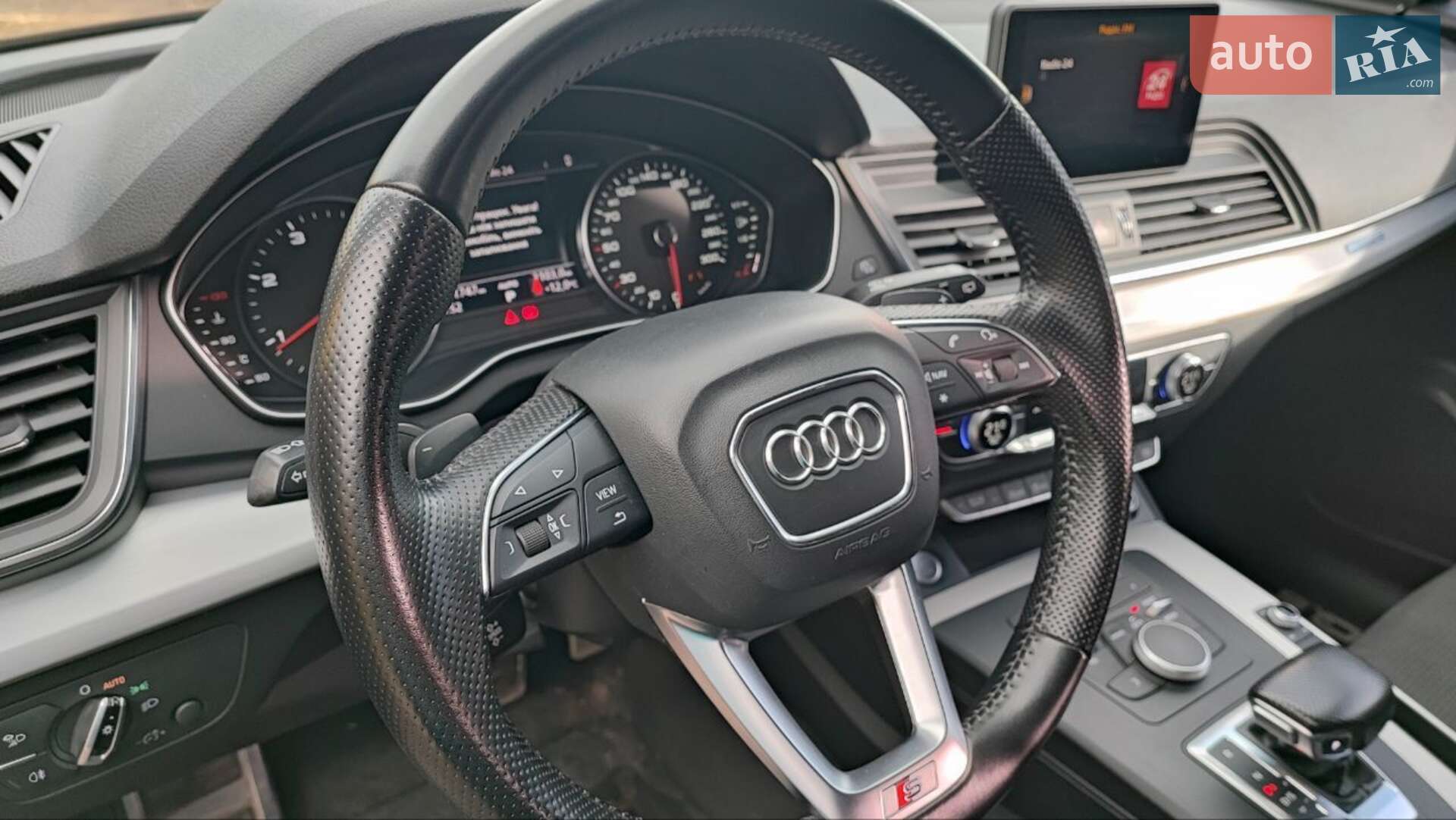 Audi Q5 2017 VIN WAUZZZFY4H2009294 фото оголошення 24 з 39
