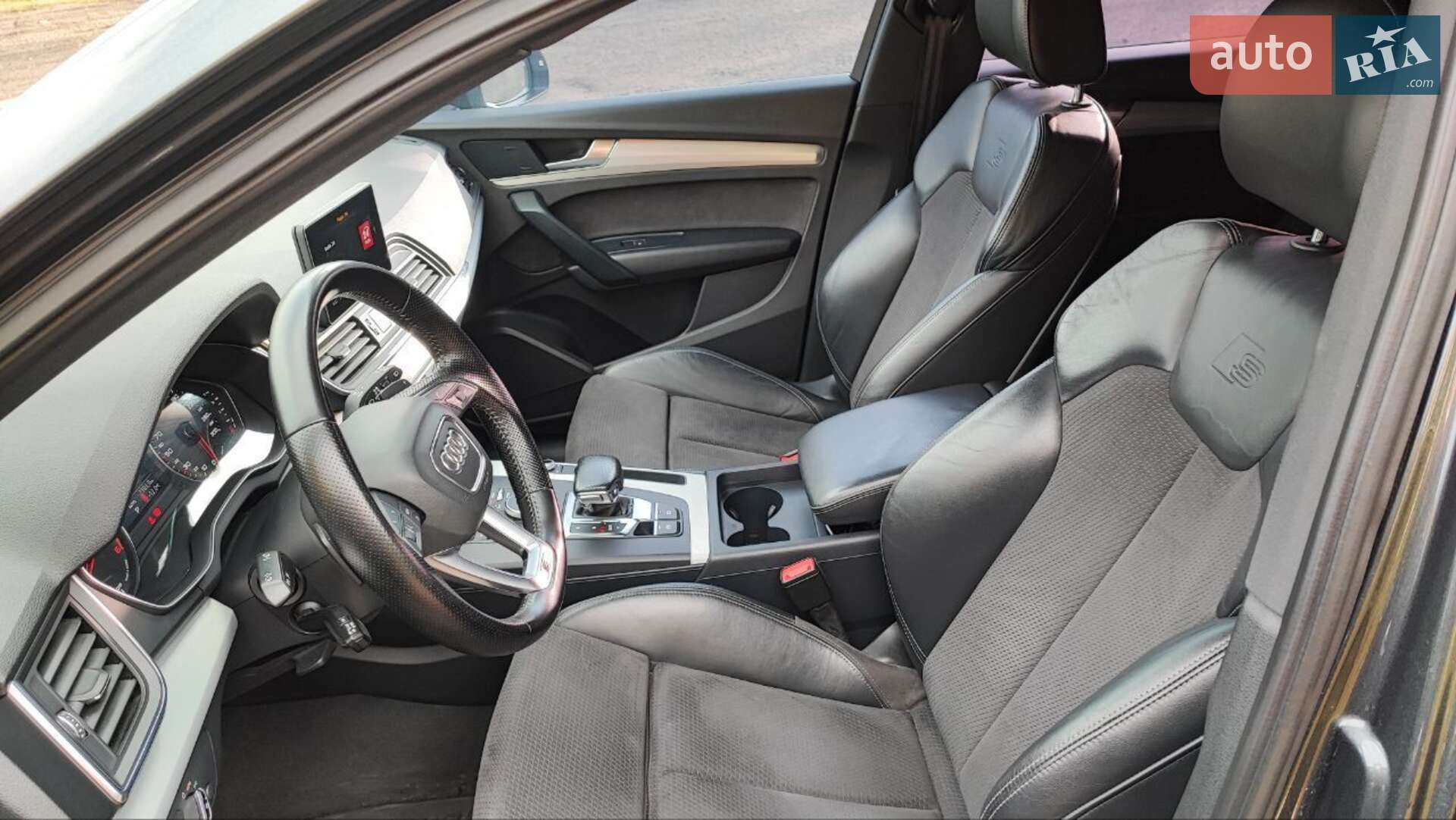 Audi Q5 2017 VIN WAUZZZFY4H2009294 фото оголошення 22 з 39