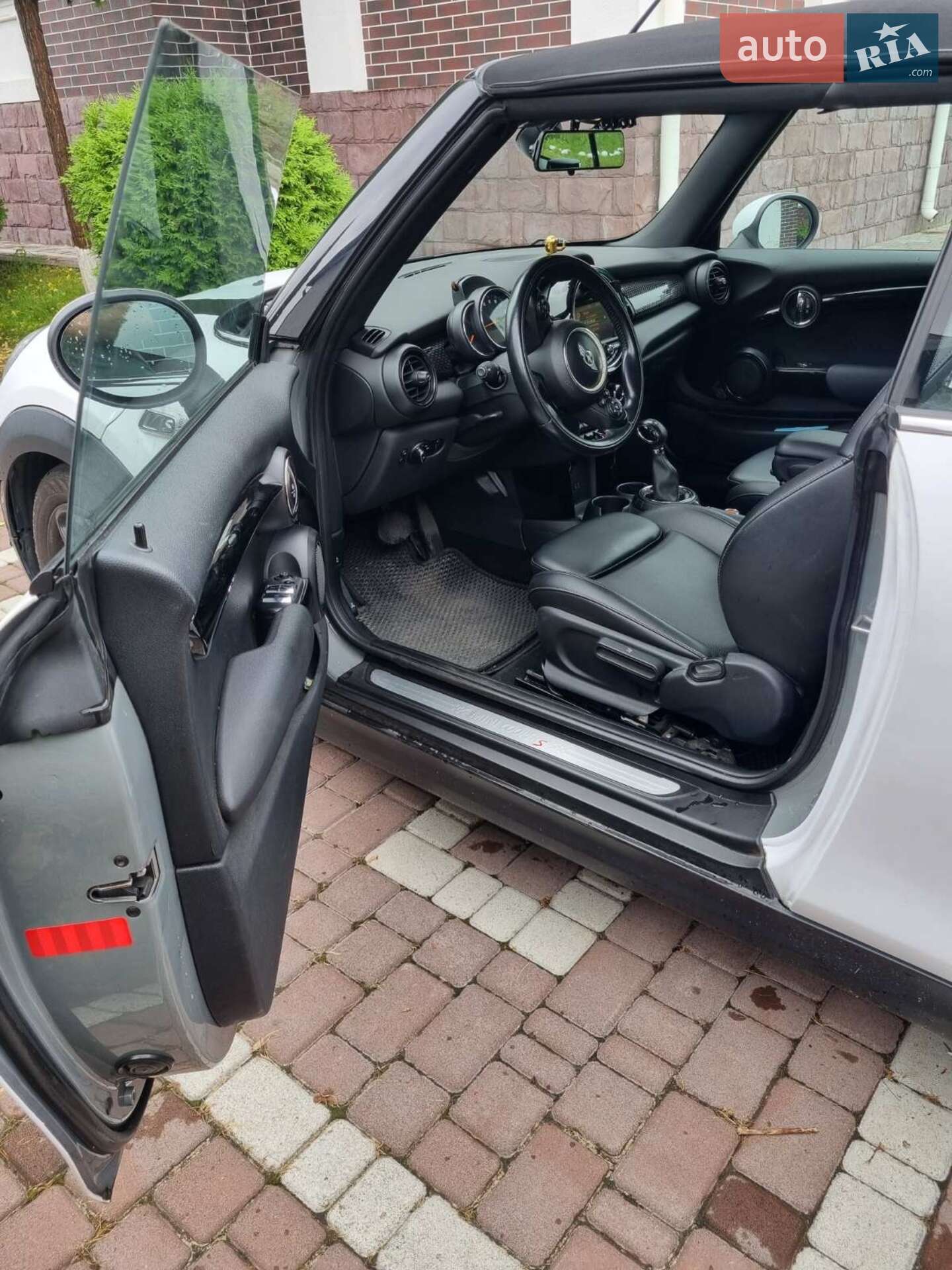 Mini Cooper 2016 VIN WMWWG9C59G3A91649 фото оголошення 14 з 14