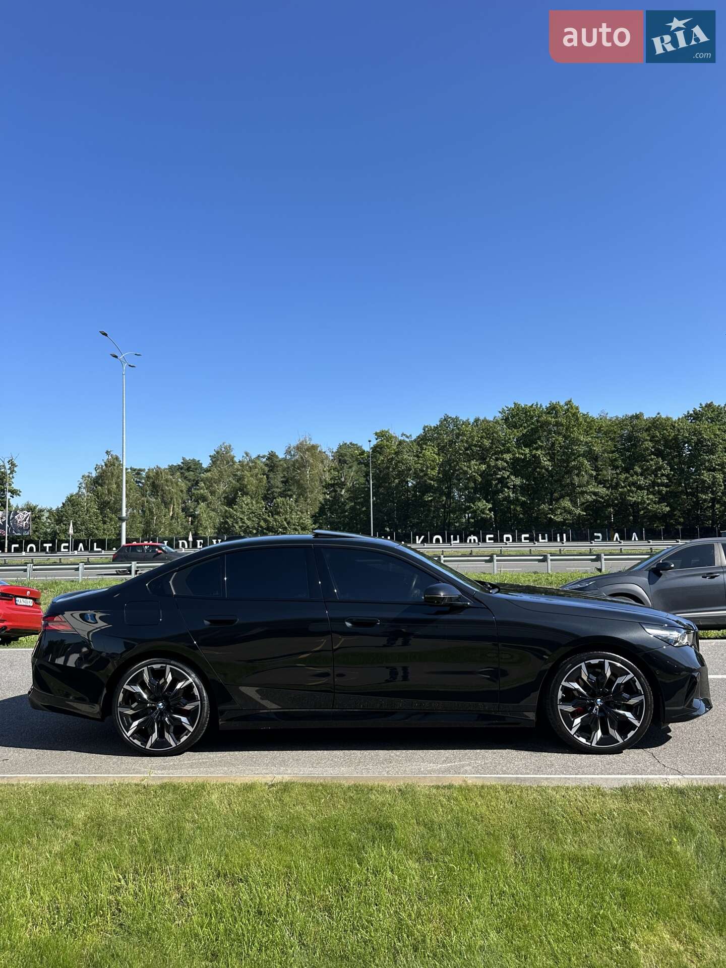 BMW 5 Series 2024 VIN WBA43FJ07RCS13515 фото оголошення 11 з 40