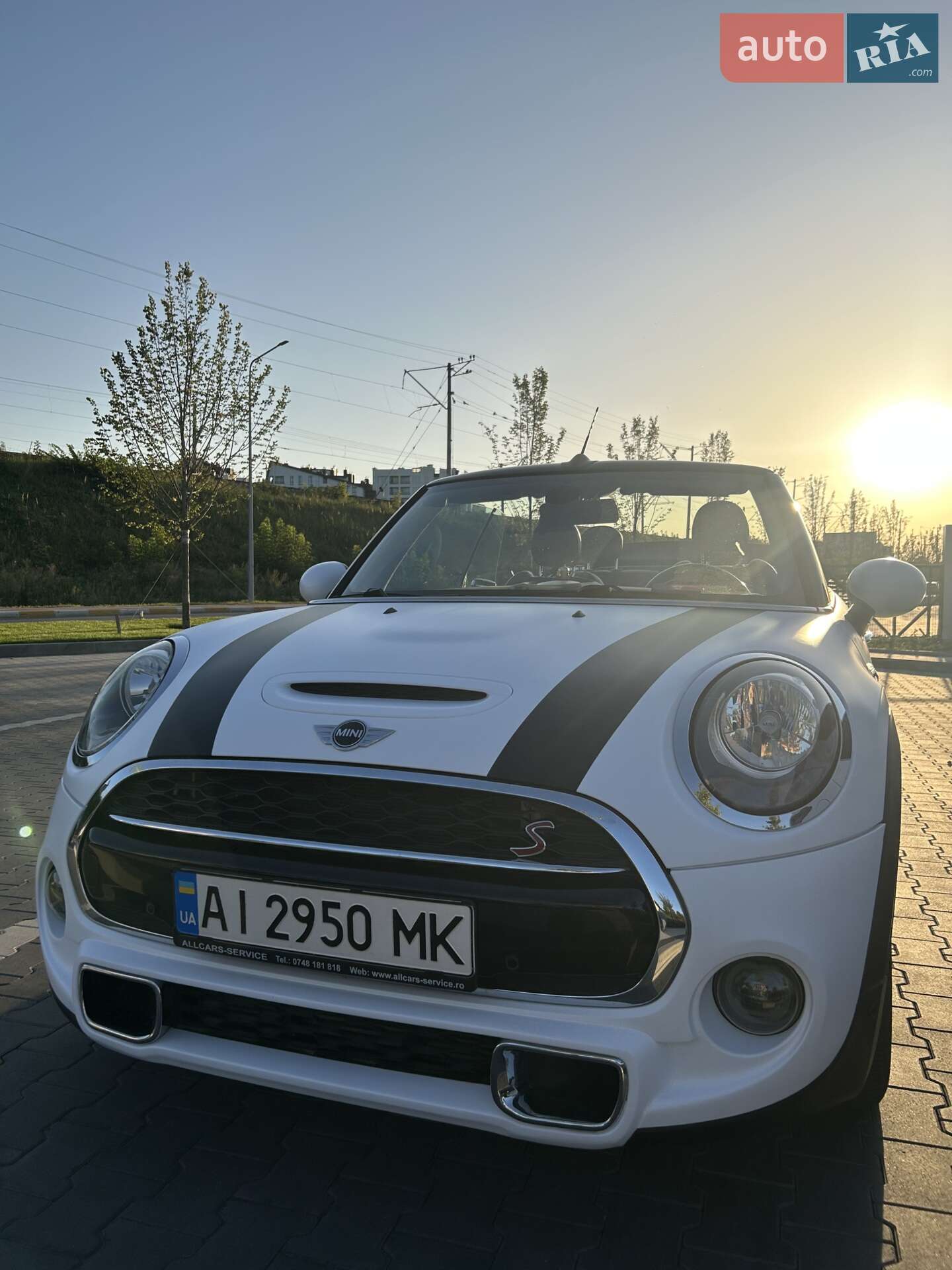 Mini Cooper 2016 VIN WMWWG9C59G3A91649 фото оголошення 2 з 14