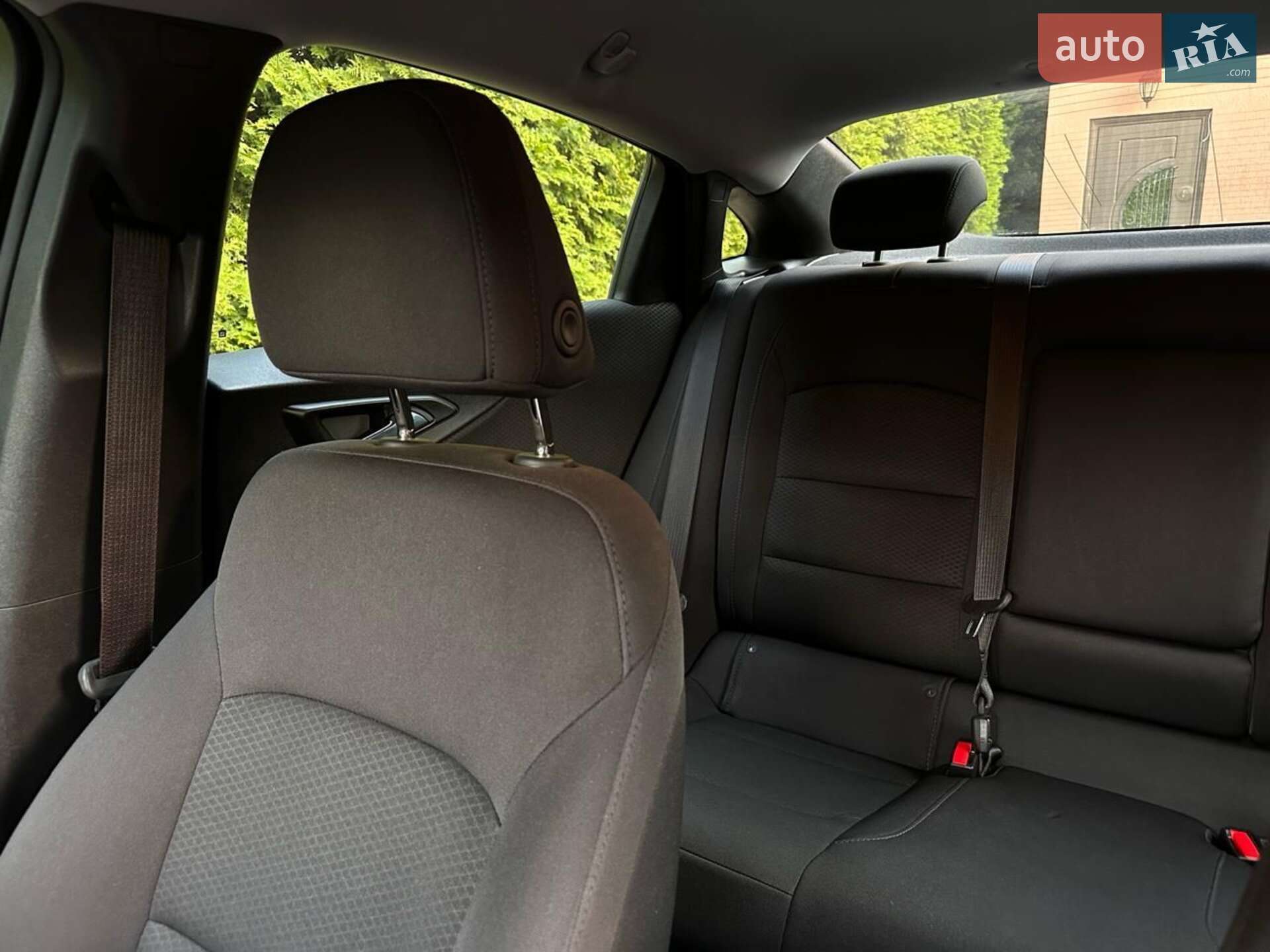 Chevrolet Malibu 2017 VIN 1G1ZC5ST4HF259031 фото оголошення 11 з 20