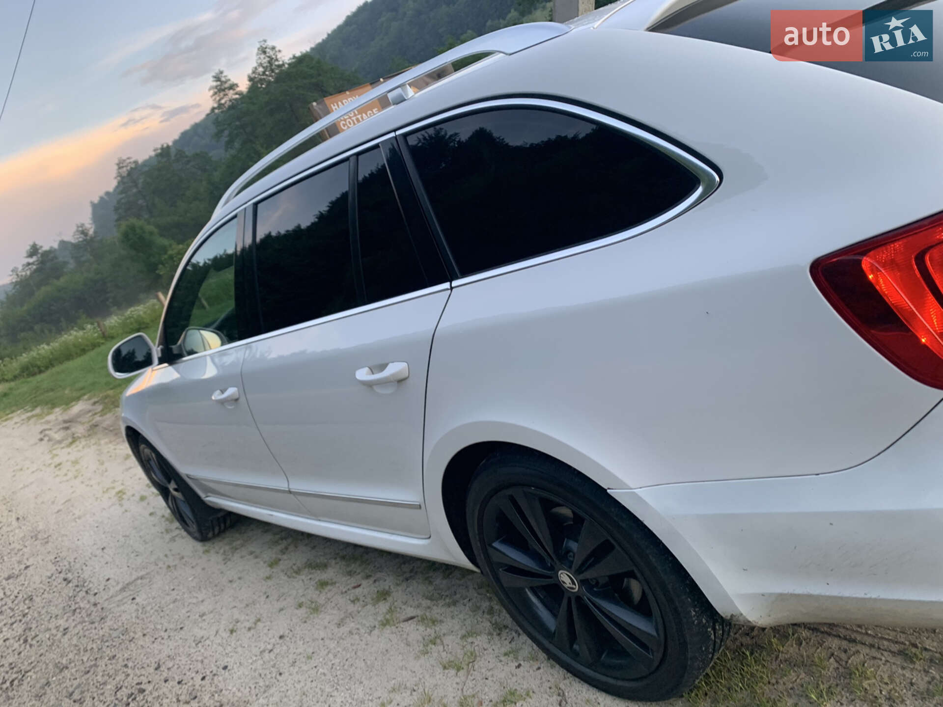 Skoda Superb 2011 VIN TMBJE73T6B9048881 фото оголошення 3 з 10