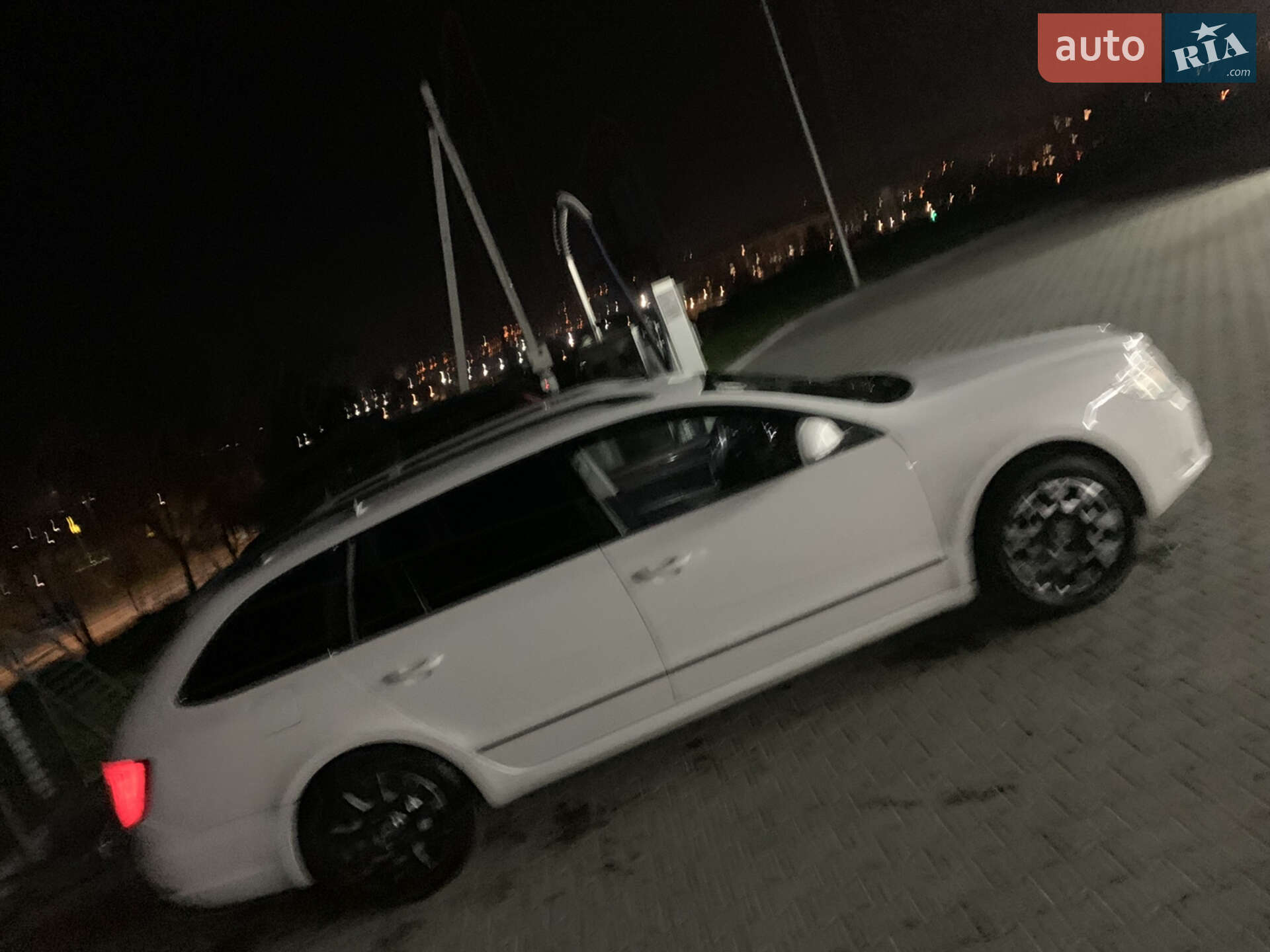 Skoda Superb 2011 VIN TMBJE73T6B9048881 фото оголошення 7 з 10