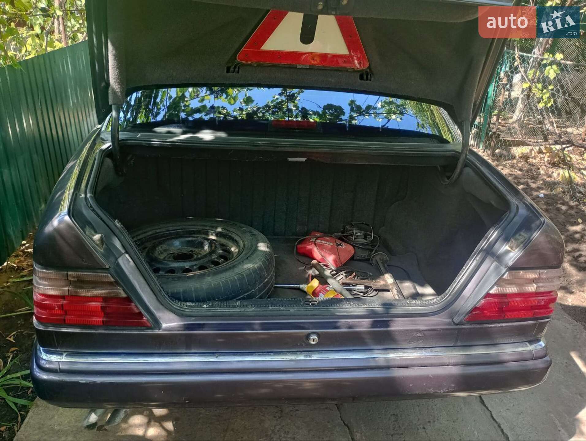 Mercedes-Benz E-Class 1992 VIN WDB1240261B781544 фото оголошення 3 з 6