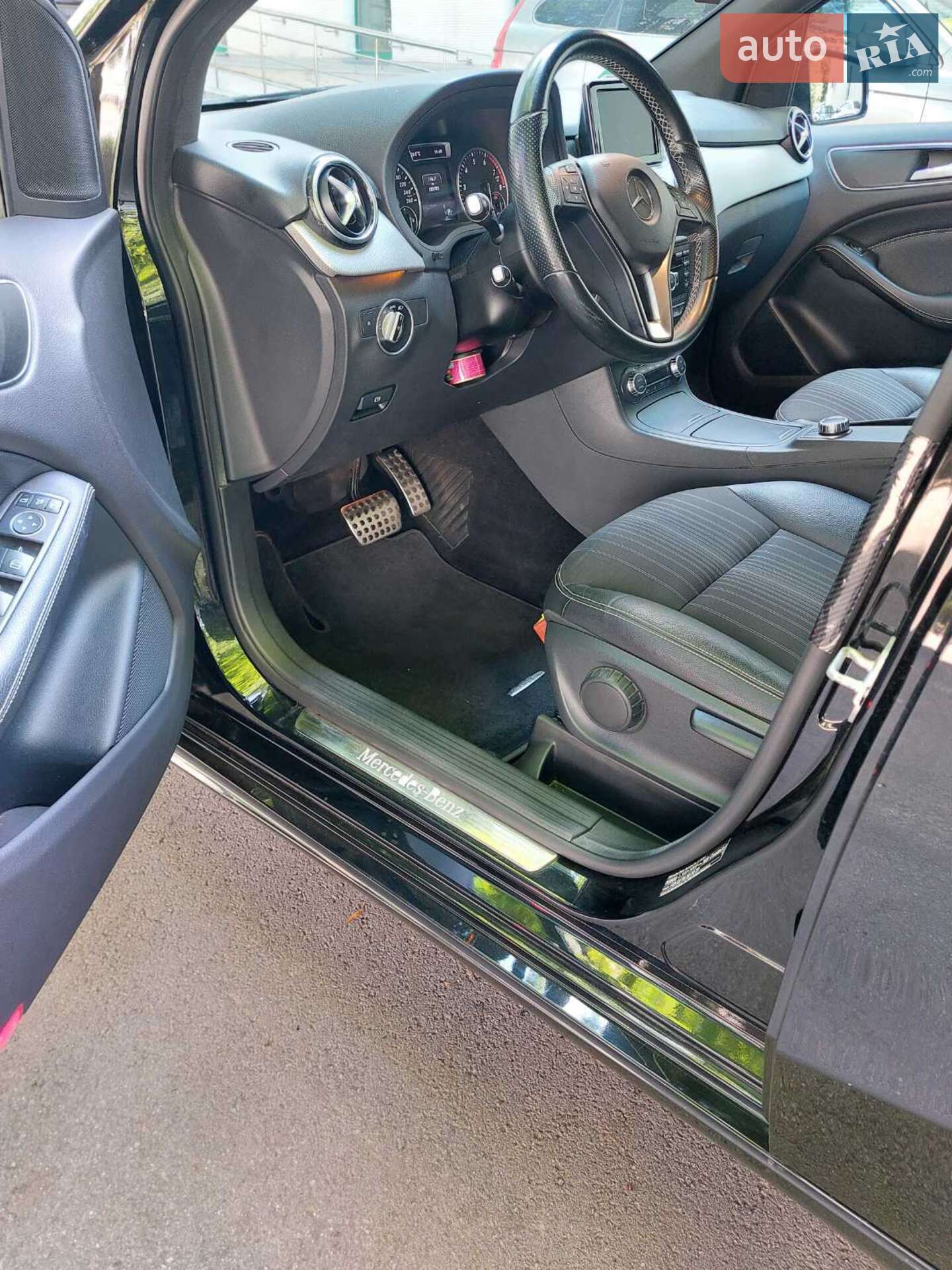 Mercedes-Benz B-Class 2014 VIN WDD2462431J274110 фото оголошення 27 з 30