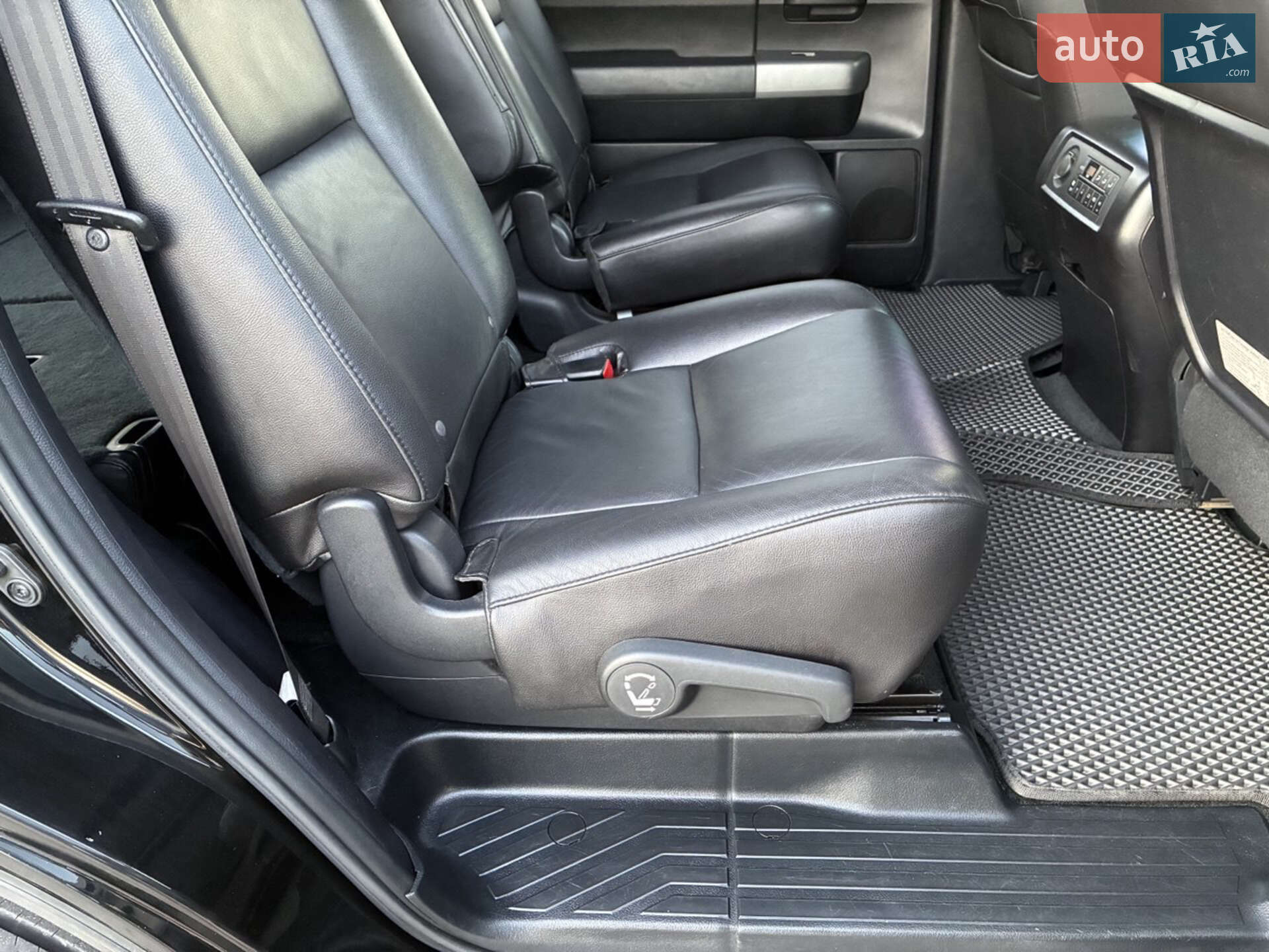 Toyota Sequoia 2014 VIN 5TDZY5G15ES053597 фото оголошення 25 з 68