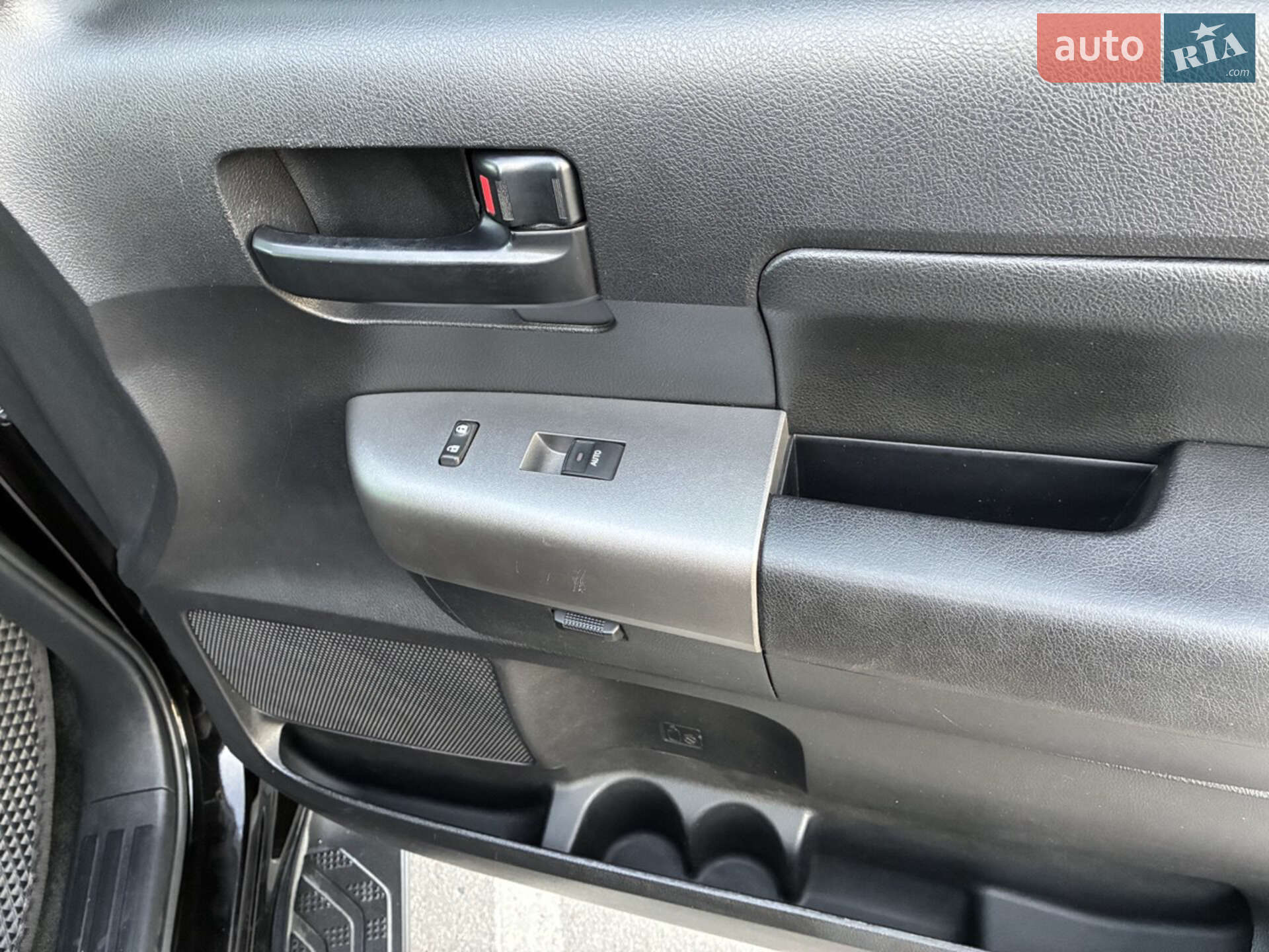 Toyota Sequoia 2014 VIN 5TDZY5G15ES053597 фото оголошення 28 з 68