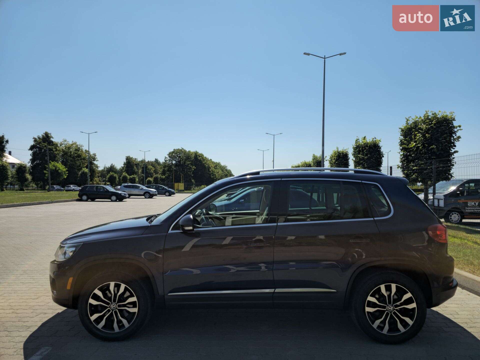 Volkswagen Tiguan 2011 VIN WVGAV7AXXCW528443 фото оголошення 4 з 41