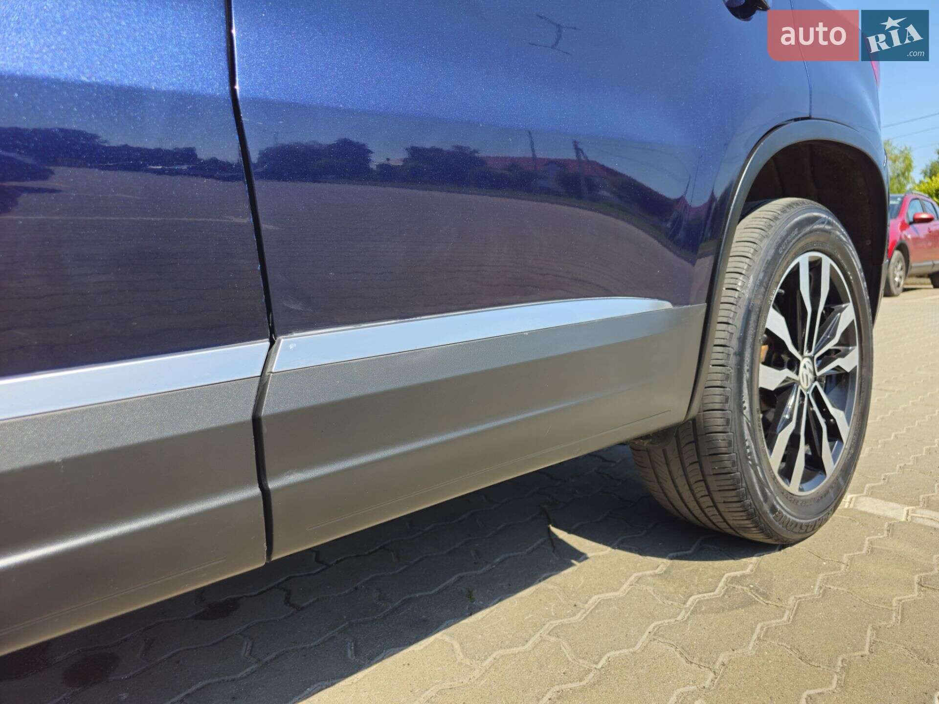 Volkswagen Tiguan 2011 VIN WVGAV7AXXCW528443 фото оголошення 12 з 41