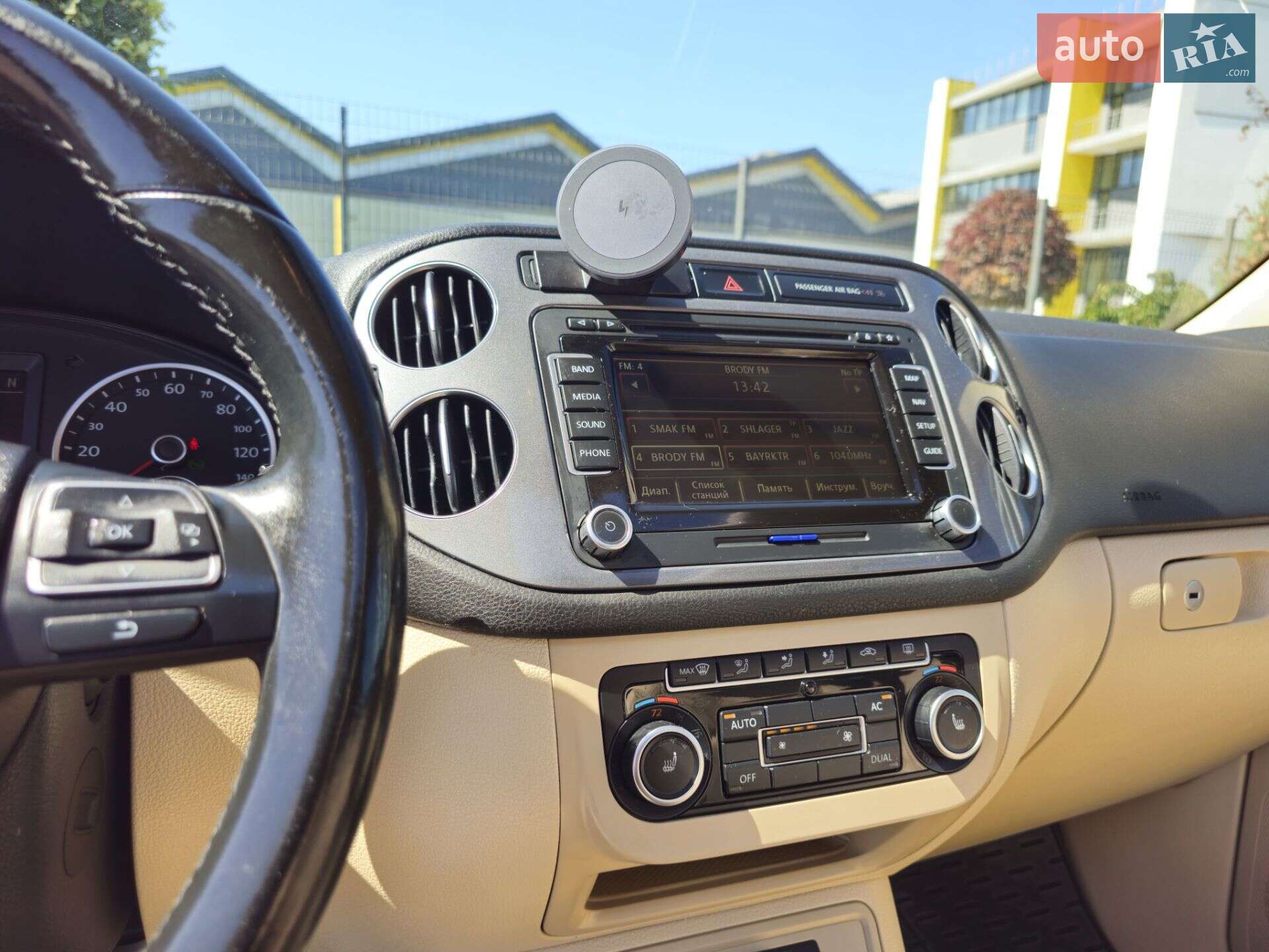 Volkswagen Tiguan 2011 VIN WVGAV7AXXCW528443 фото оголошення 26 з 41