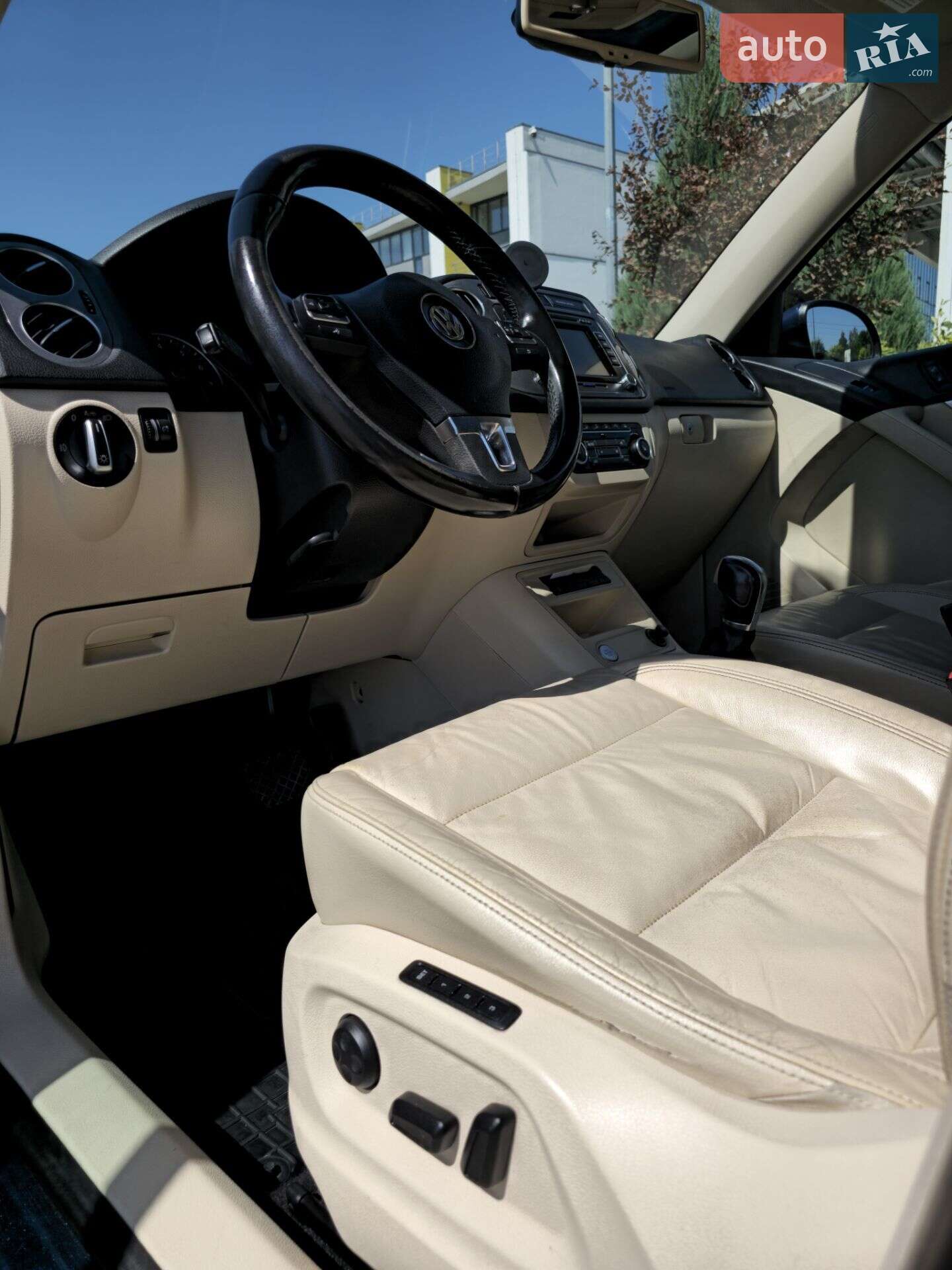 Volkswagen Tiguan 2011 VIN WVGAV7AXXCW528443 фото оголошення 27 з 41