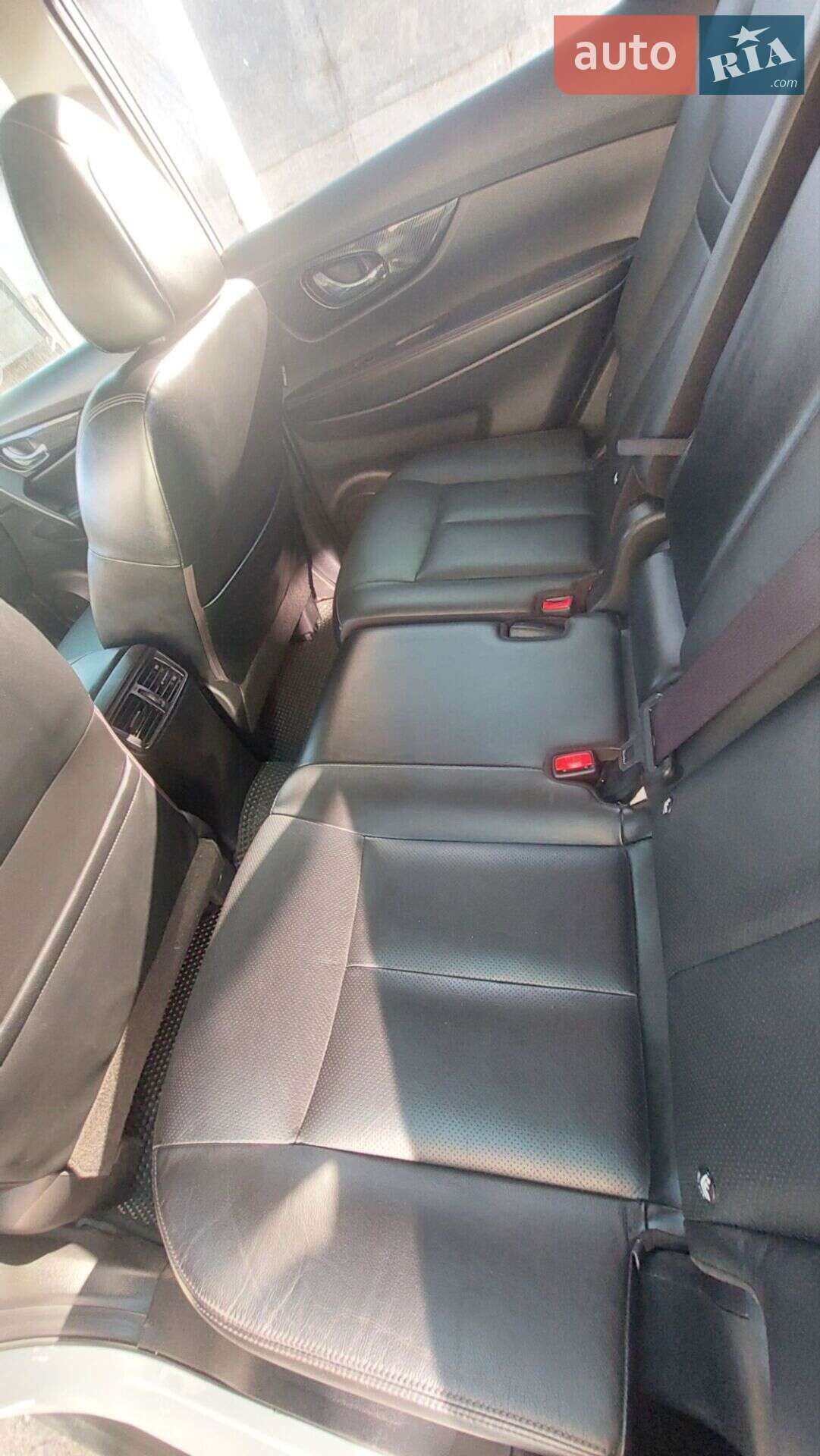 Nissan X-Trail 2018 VIN JN1TBNT32U0101812 фото оголошення 2 з 8