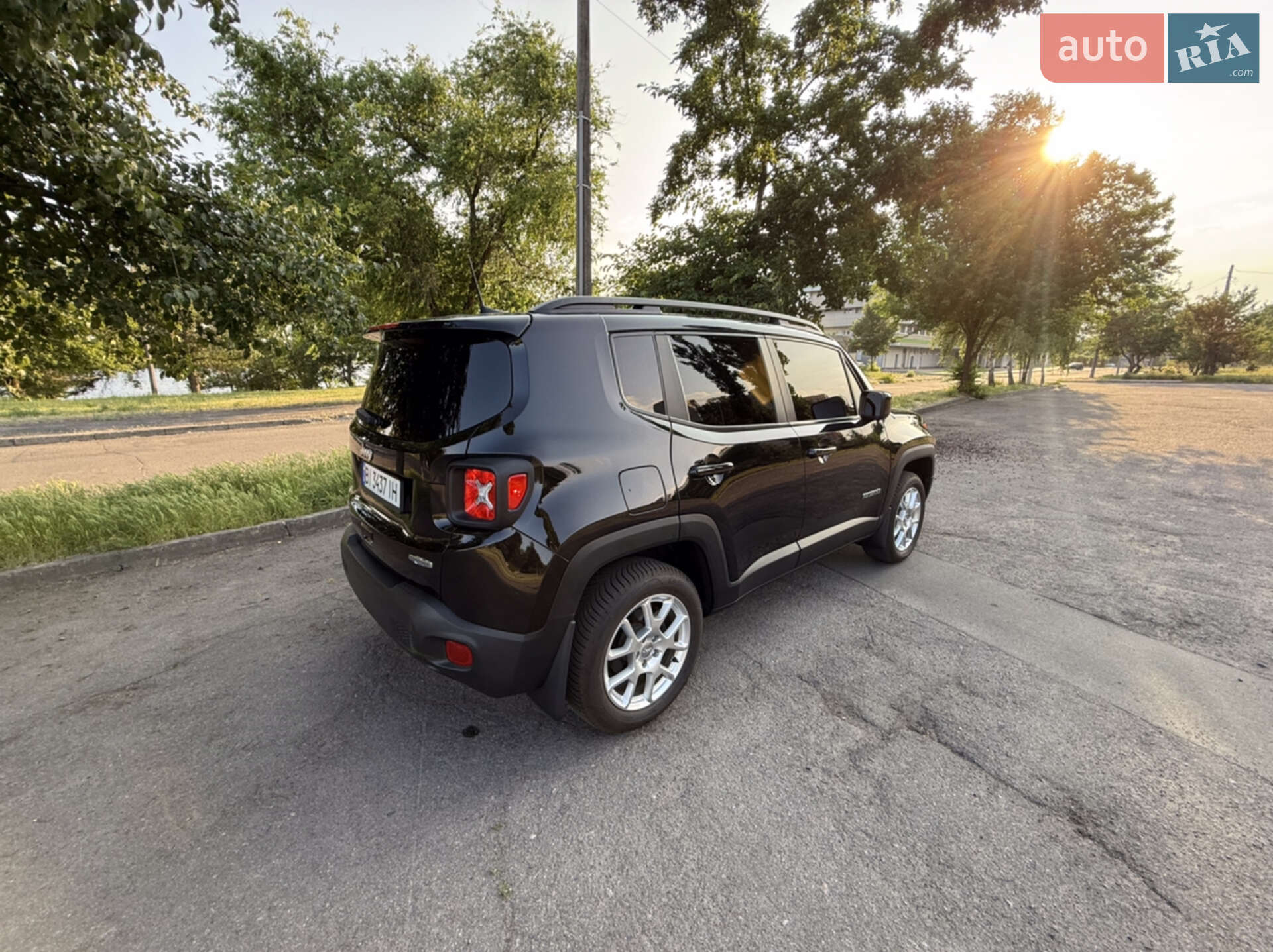Jeep Renegade 2019 VIN ZACNJBB12LPL11154 фото оголошення 5 з 24