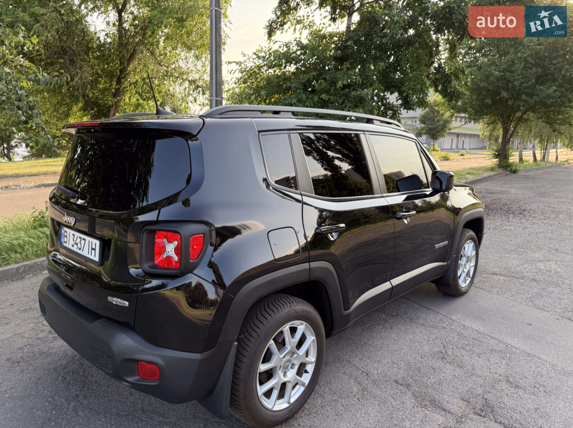 Jeep Renegade 2019 VIN ZACNJBB12LPL11154 фото оголошення 6 з 24