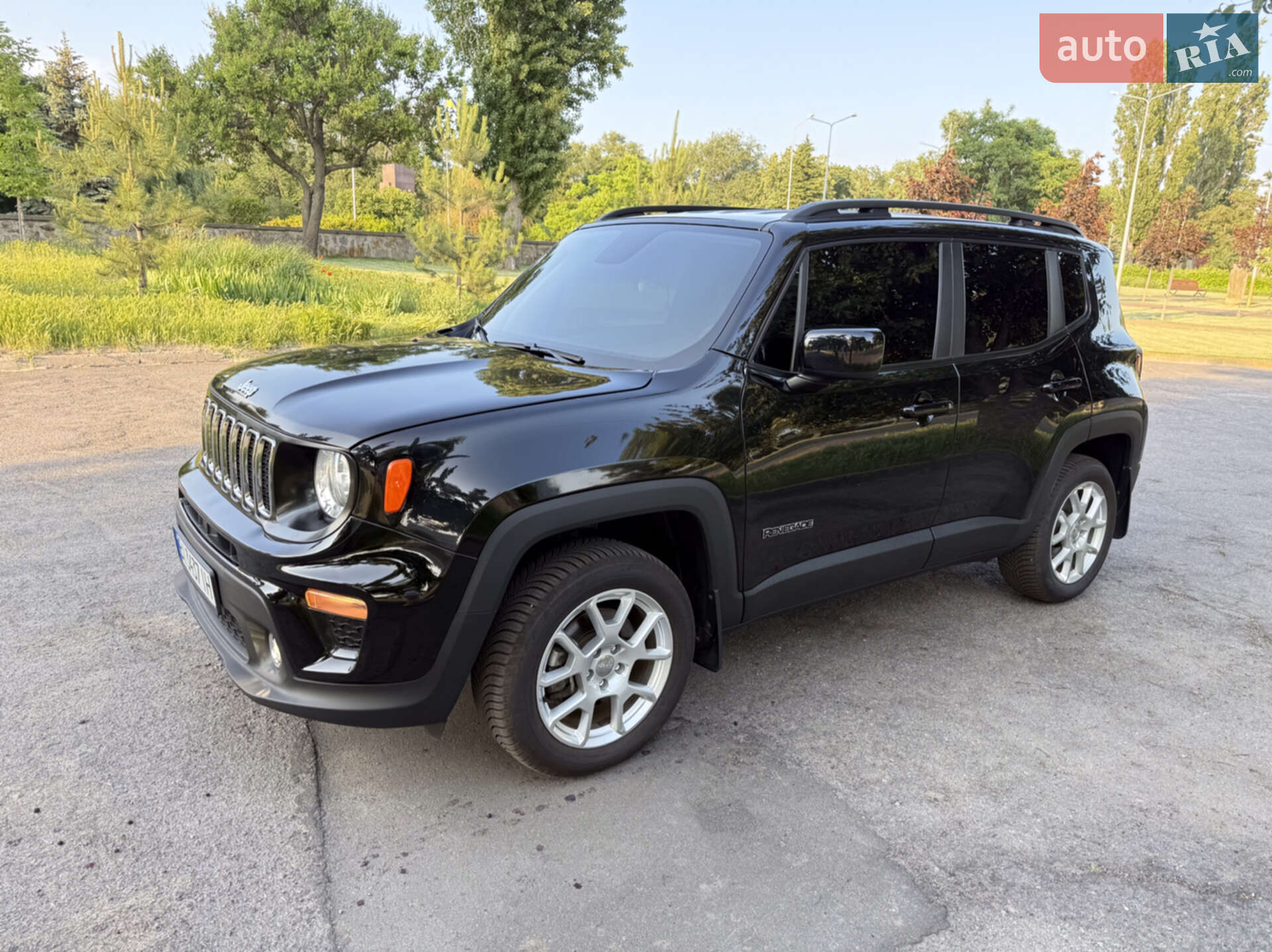 Jeep Renegade 2019 VIN ZACNJBB12LPL11154 фото оголошення 9 з 24