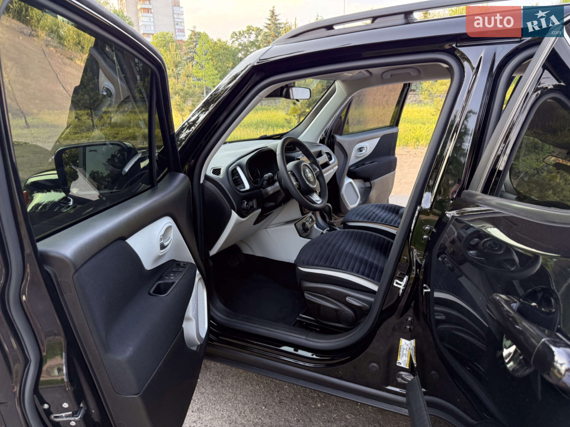 Jeep Renegade 2019 VIN ZACNJBB12LPL11154 фото оголошення 11 з 24