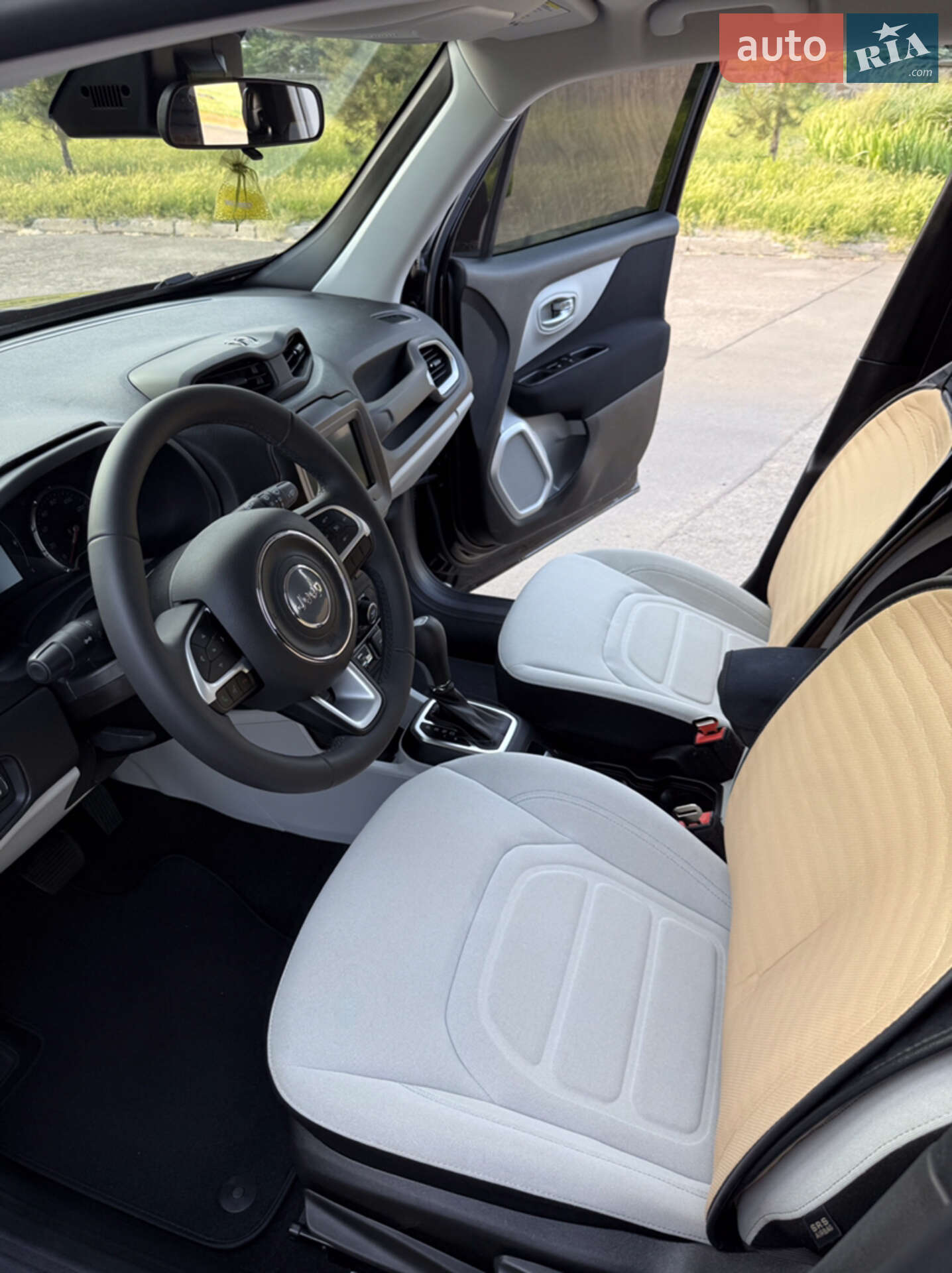 Jeep Renegade 2019 VIN ZACNJBB12LPL11154 фото оголошення 18 з 24