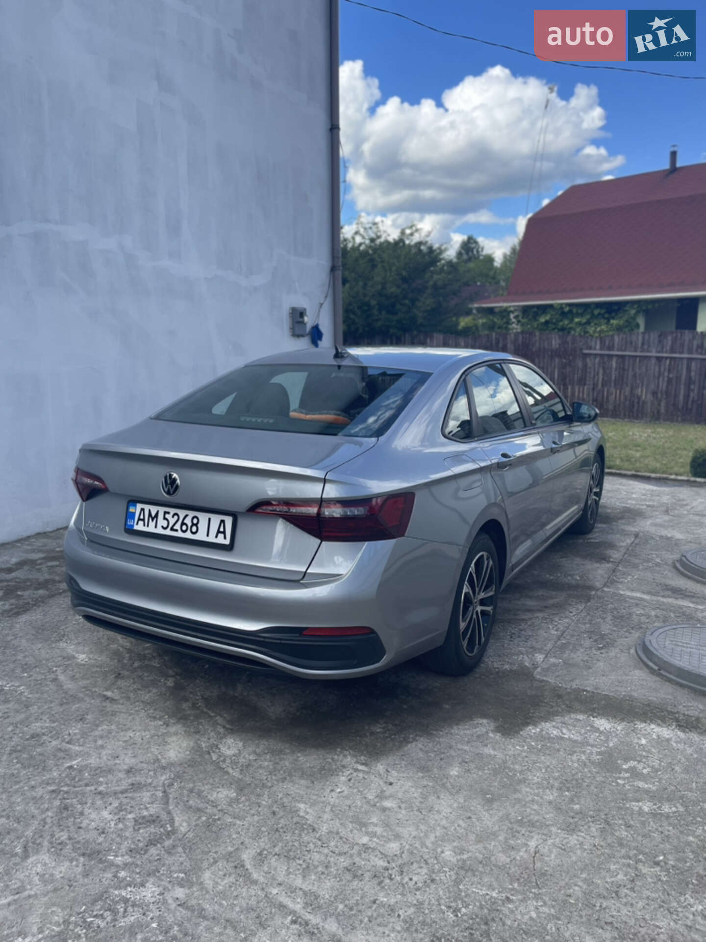 Volkswagen Jetta 2024 VIN 3VWBM7BU2RM043154 фото оголошення 4 з 16