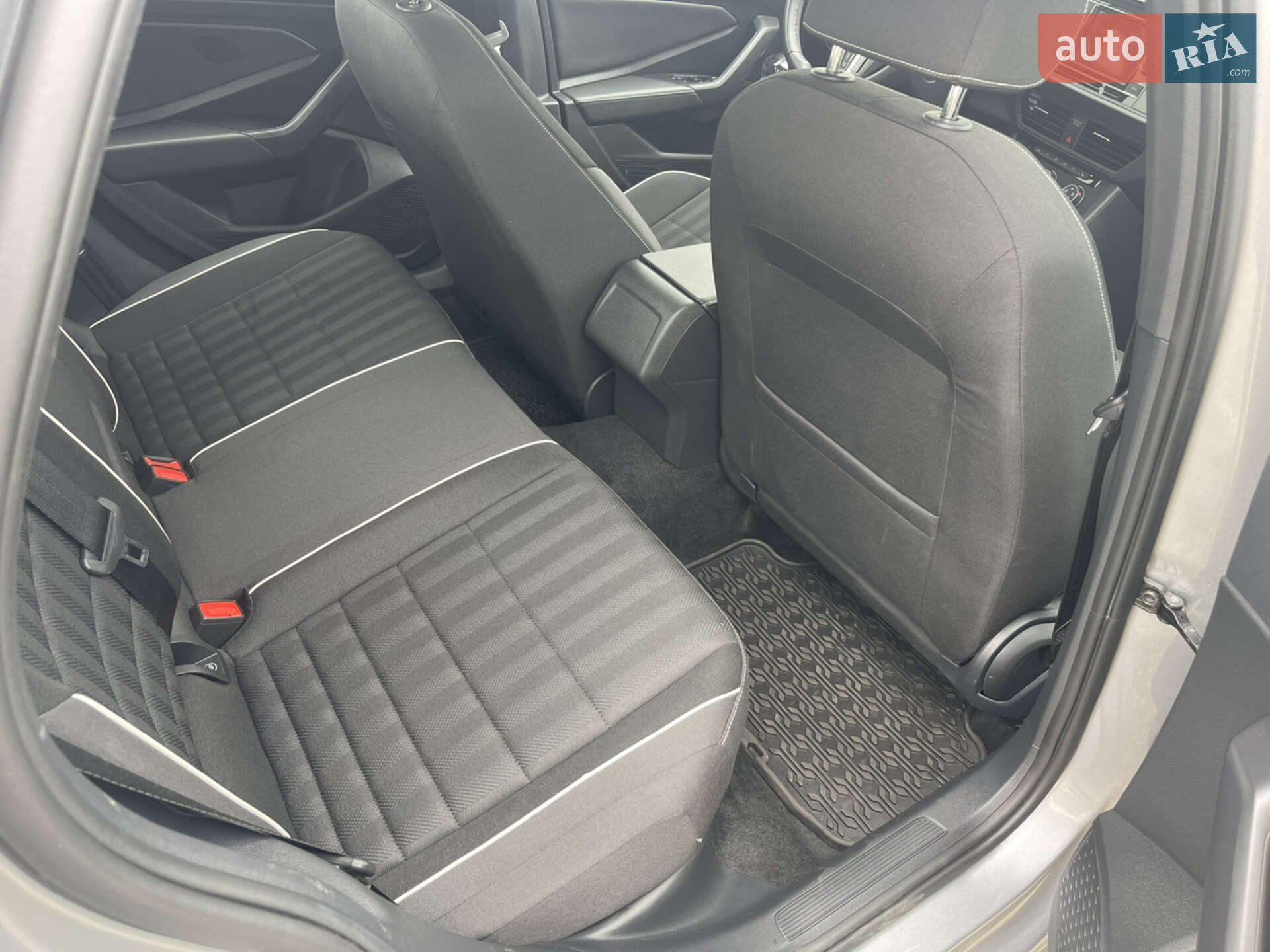 Volkswagen Jetta 2024 VIN 3VWBM7BU2RM043154 фото оголошення 9 з 16