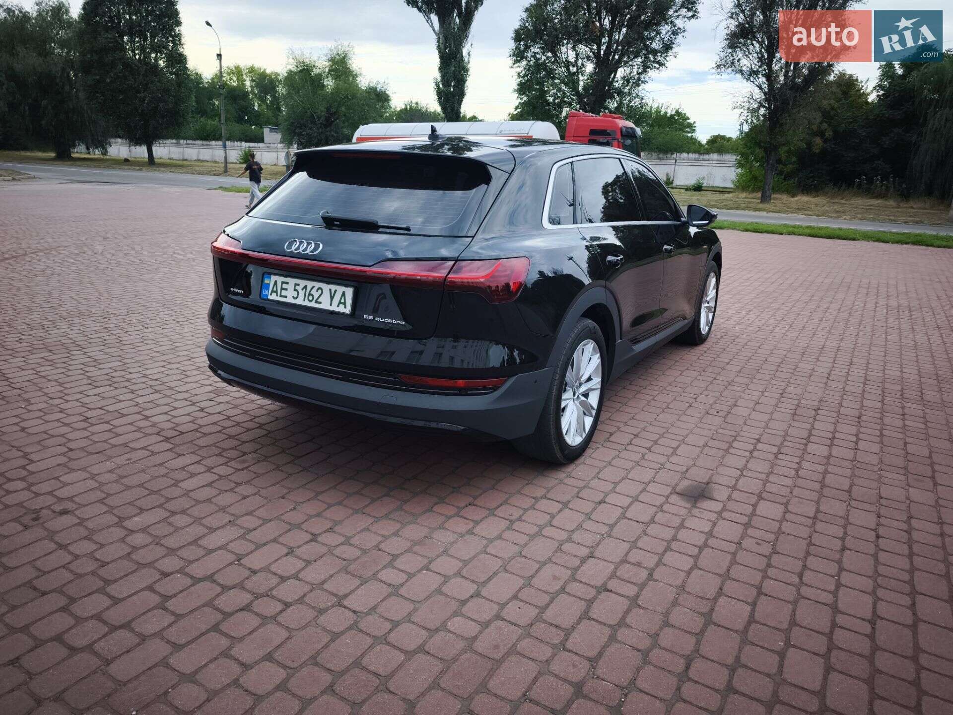 Audi e-tron 2019 VIN WAUZZZGE4LB007493 фото оголошення 15 з 33