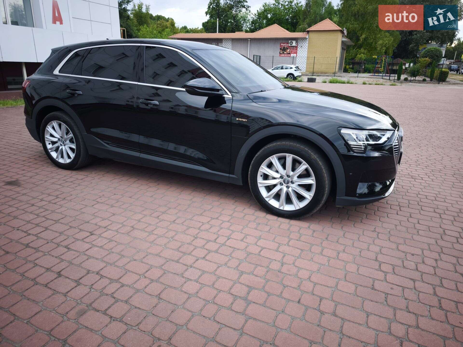 Audi e-tron 2019 VIN WAUZZZGE4LB007493 фото оголошення 20 з 33