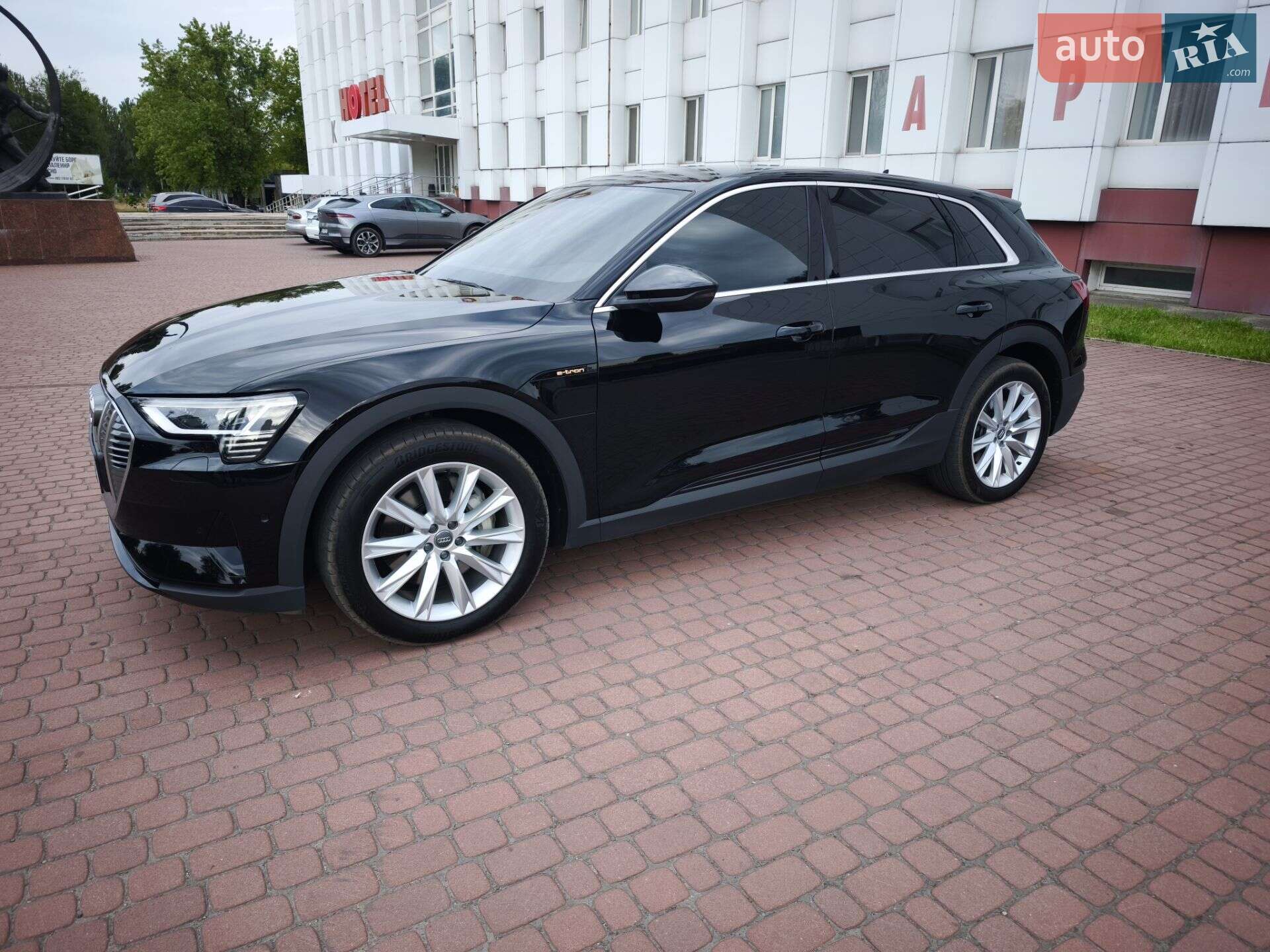Audi e-tron 2019 VIN WAUZZZGE4LB007493 фото оголошення 29 з 33