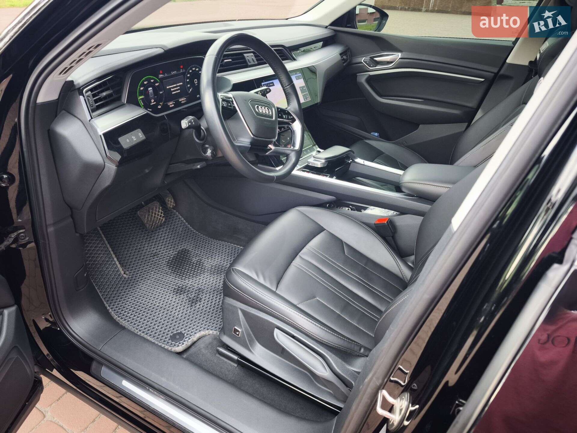 Audi e-tron 2019 VIN WAUZZZGE4LB007493 фото оголошення 33 з 33