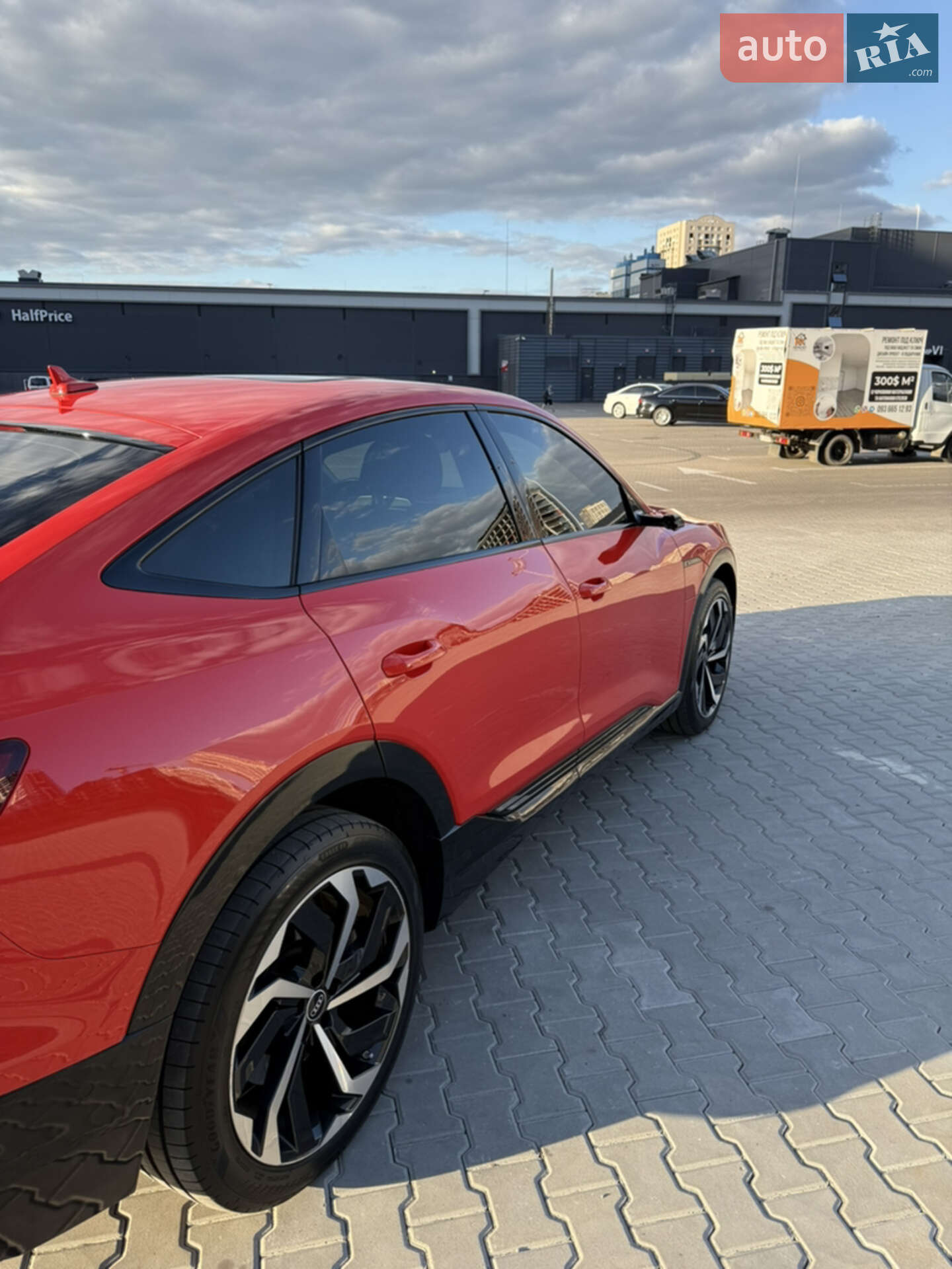 Audi e-tron Sportback 2020 VIN WAUZZZGE9LB034303 фото оголошення 2 з 16