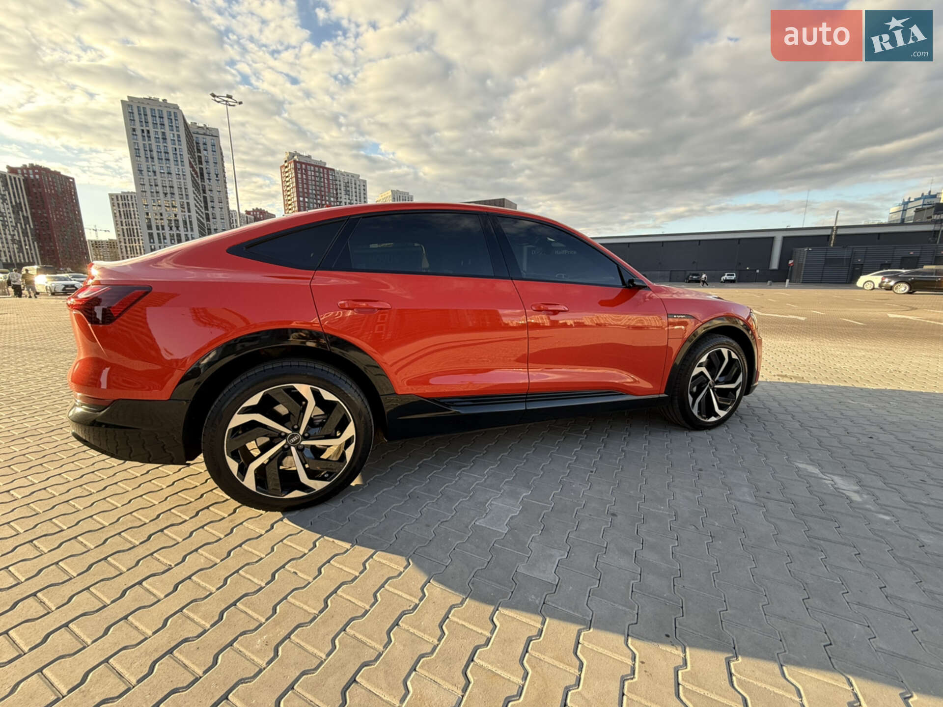 Audi e-tron Sportback 2020 VIN WAUZZZGE9LB034303 фото оголошення 7 з 16