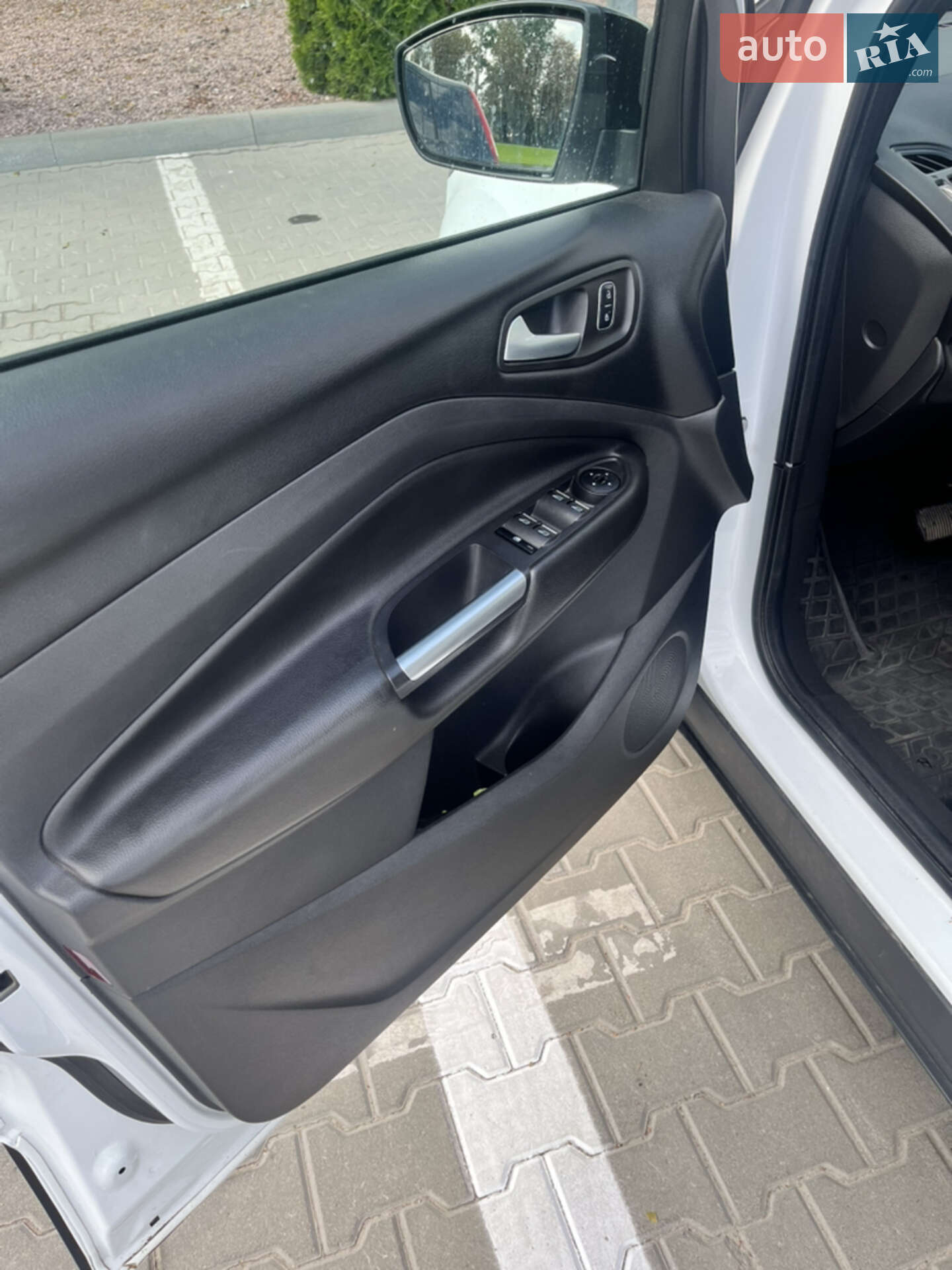 Ford Kuga 2017 VIN WF0AXXWPMAHC85347 фото оголошення 5 з 21