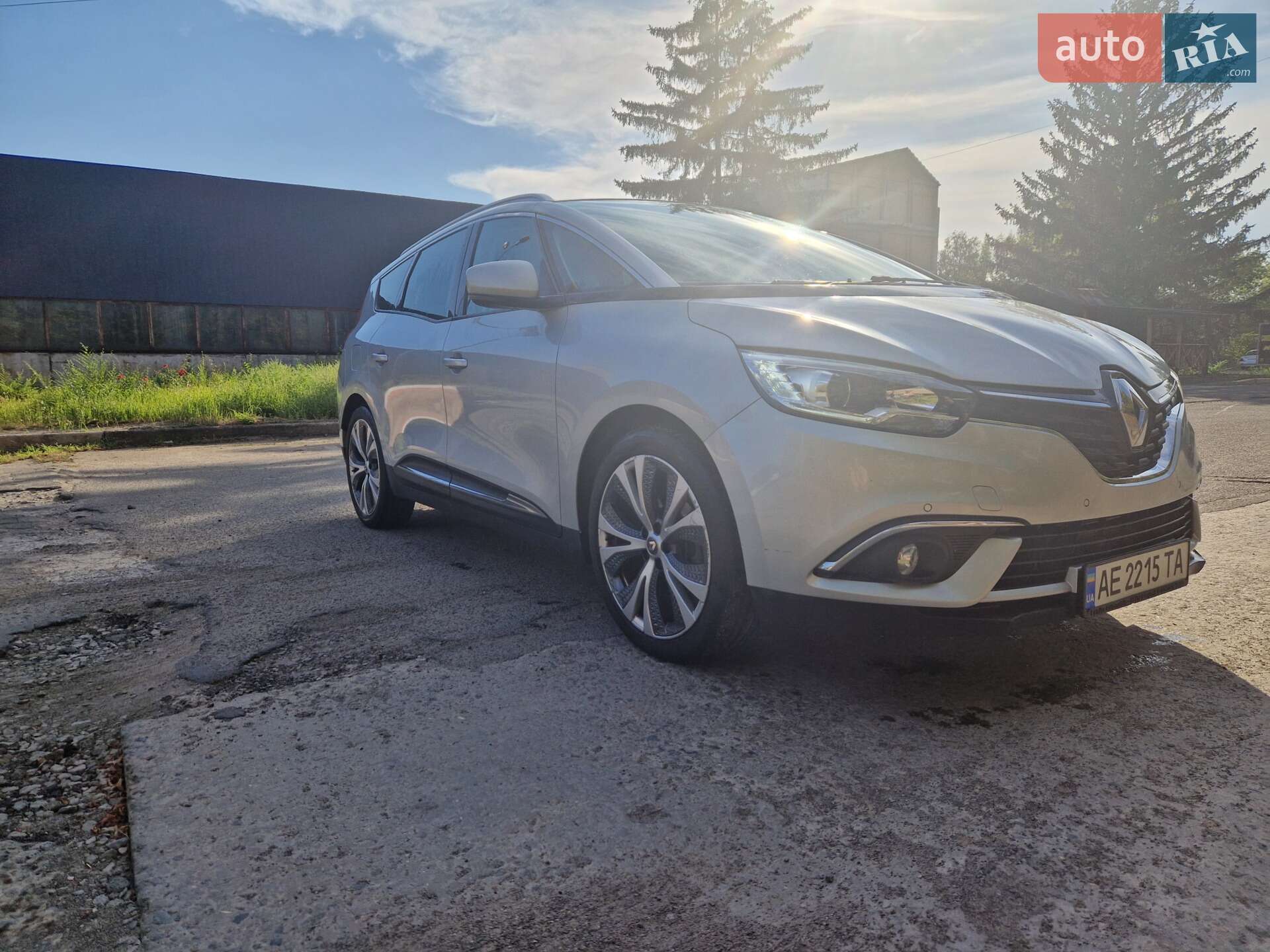 Renault Grand Scenic 2018 VIN VF1RFA00661115263 фото оголошення 3 з 6