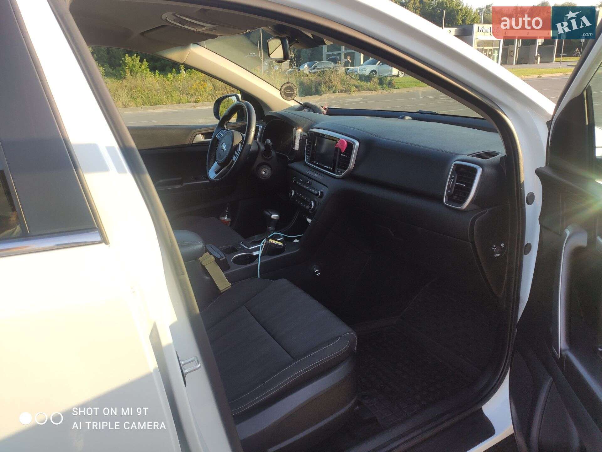 Kia Sportage 2019 VIN U5YPG814BKL682329 фото оголошення 2 з 11