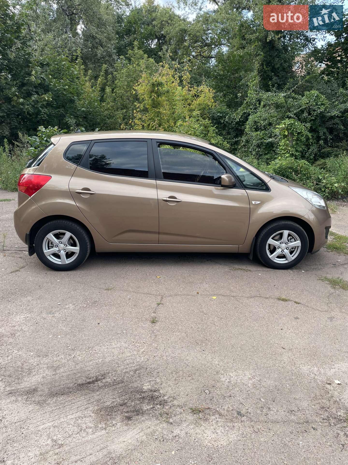 Kia Venga 2010 VIN TMAEH813AAJ013439 фото оголошення 6 з 29