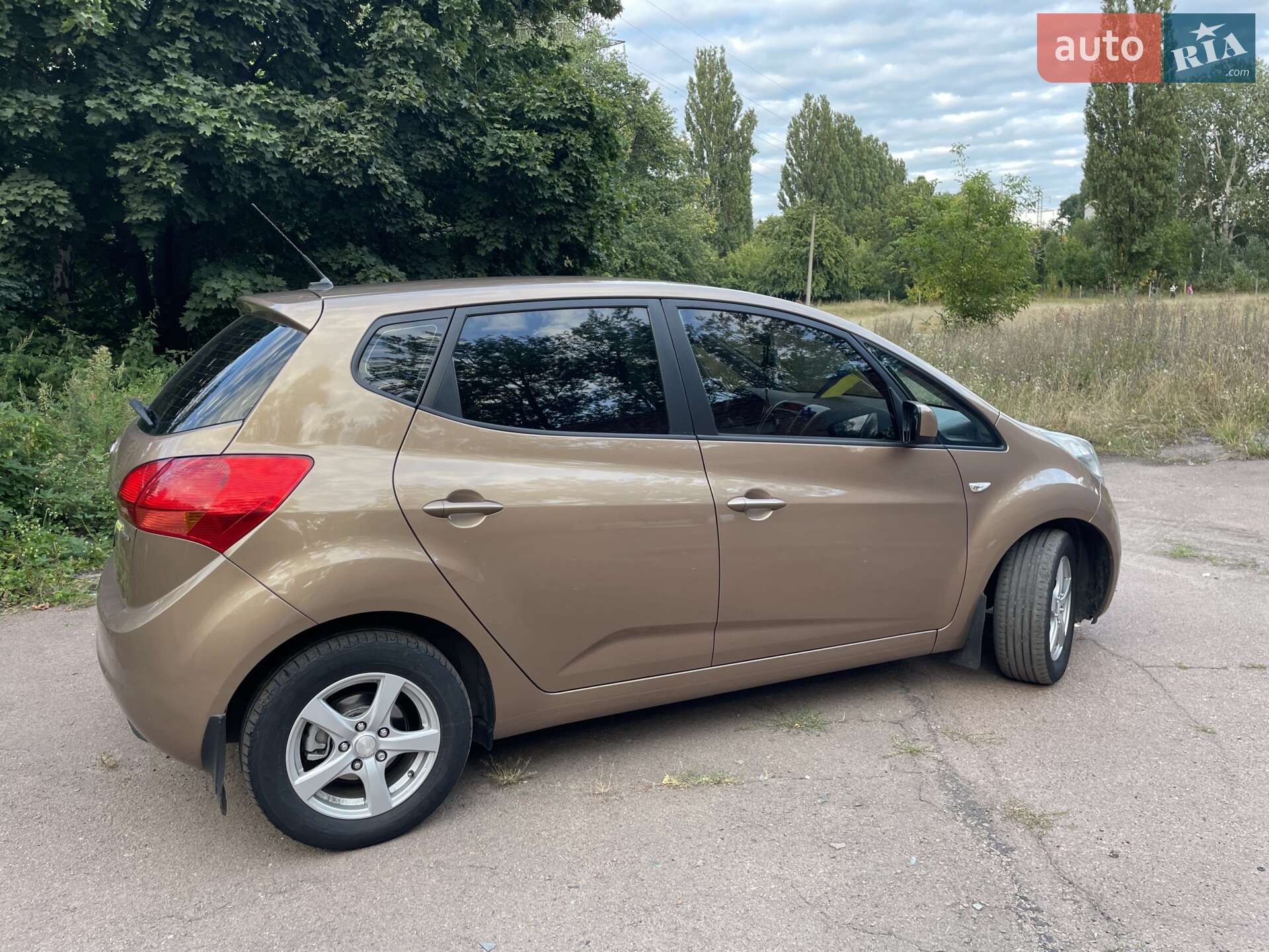 Kia Venga 2010 VIN TMAEH813AAJ013439 фото оголошення 7 з 29