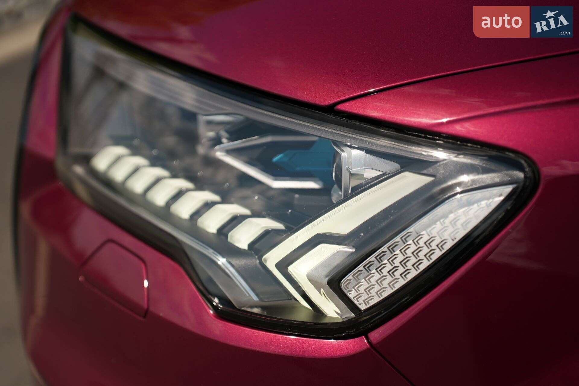 Audi Q7 2019 VIN WAUZZZ4MXLD008373 фото оголошення 12 з 51