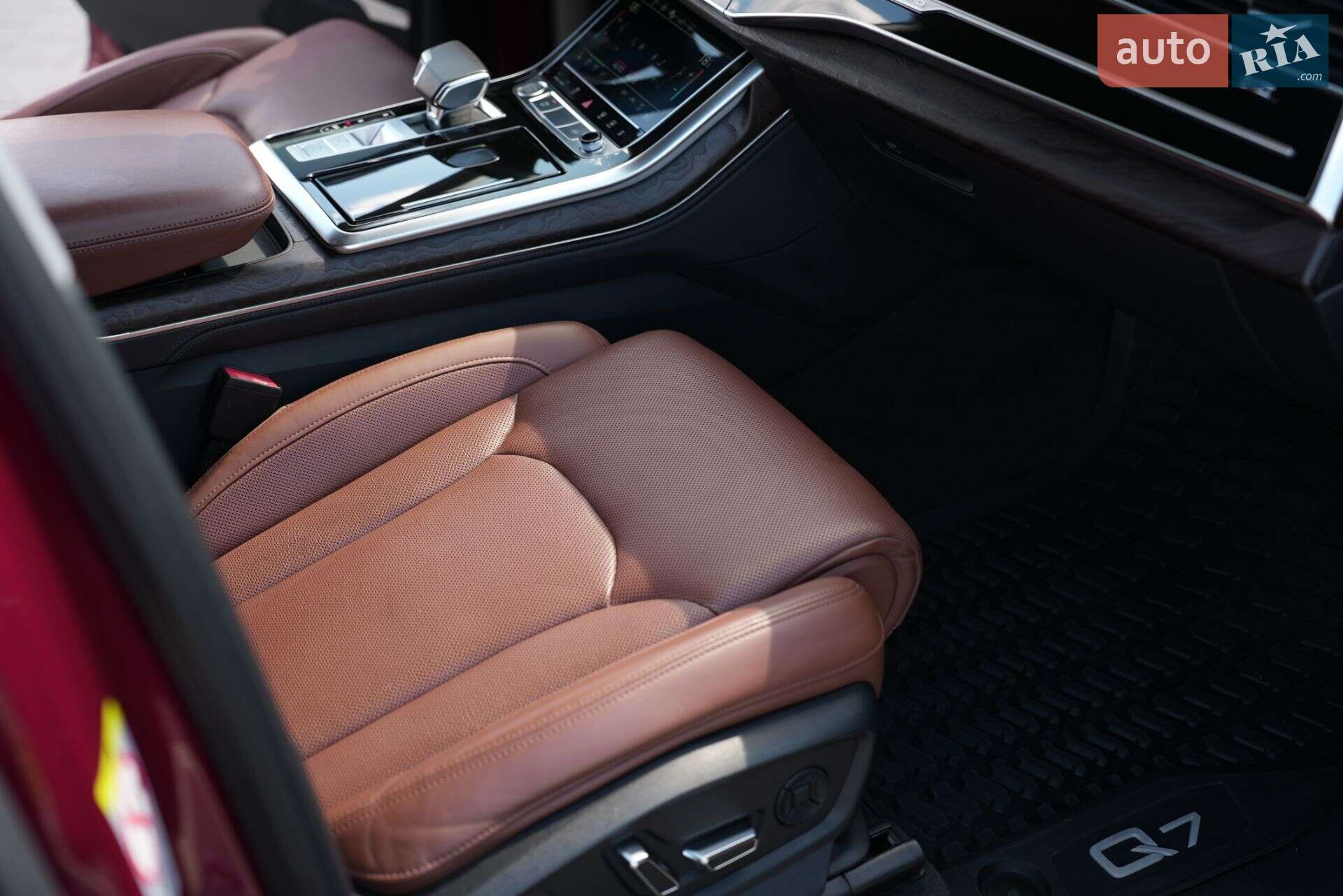 Audi Q7 2019 VIN WAUZZZ4MXLD008373 фото оголошення 17 з 51