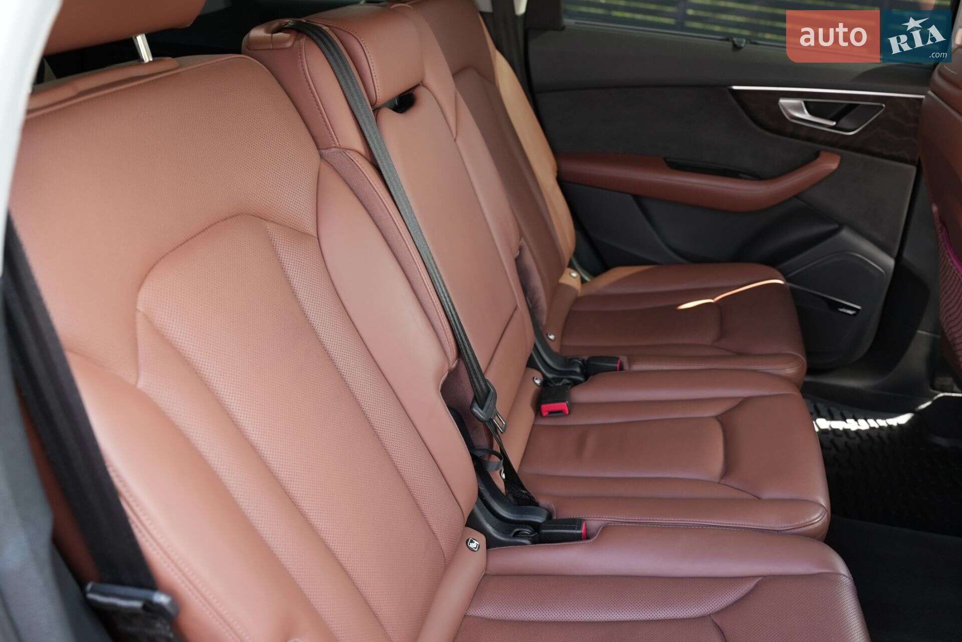 Audi Q7 2019 VIN WAUZZZ4MXLD008373 фото оголошення 19 з 51