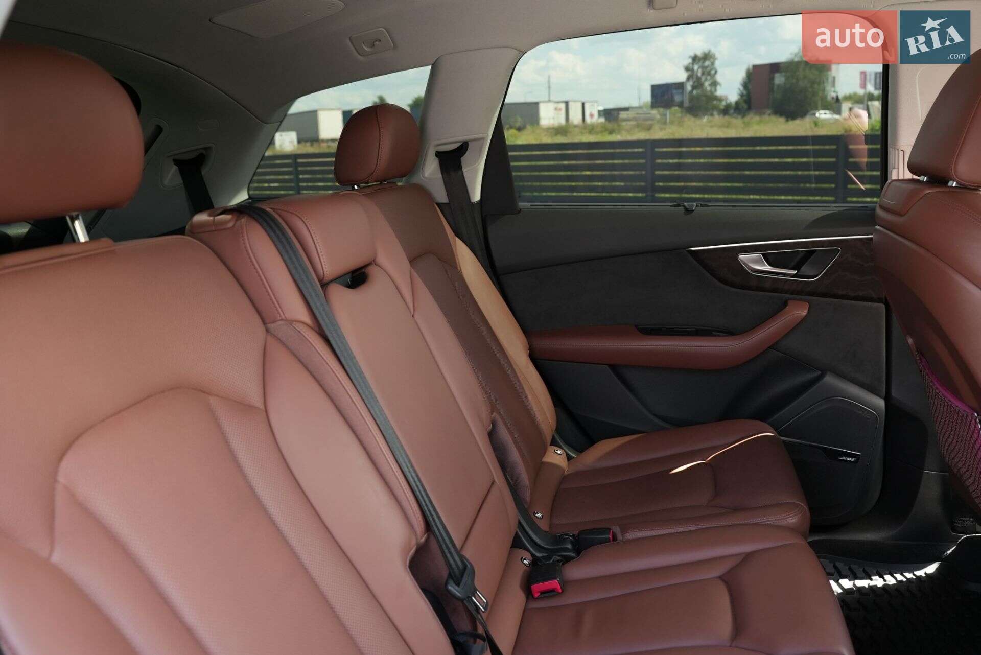 Audi Q7 2019 VIN WAUZZZ4MXLD008373 фото оголошення 21 з 51