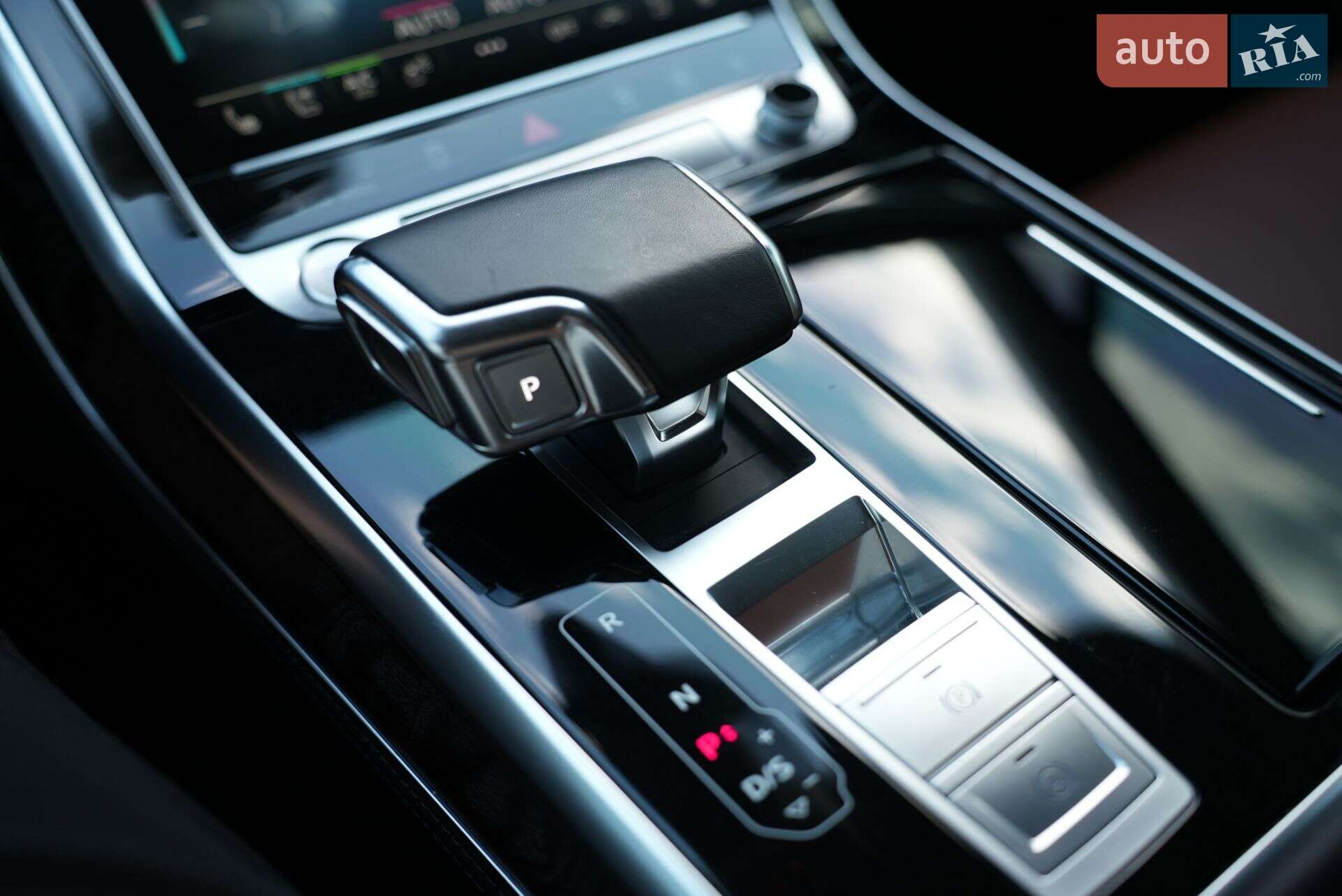 Audi Q7 2019 VIN WAUZZZ4MXLD008373 фото оголошення 36 з 51