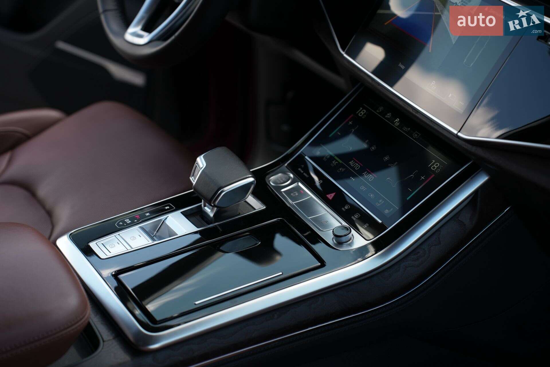 Audi Q7 2019 VIN WAUZZZ4MXLD008373 фото оголошення 44 з 51
