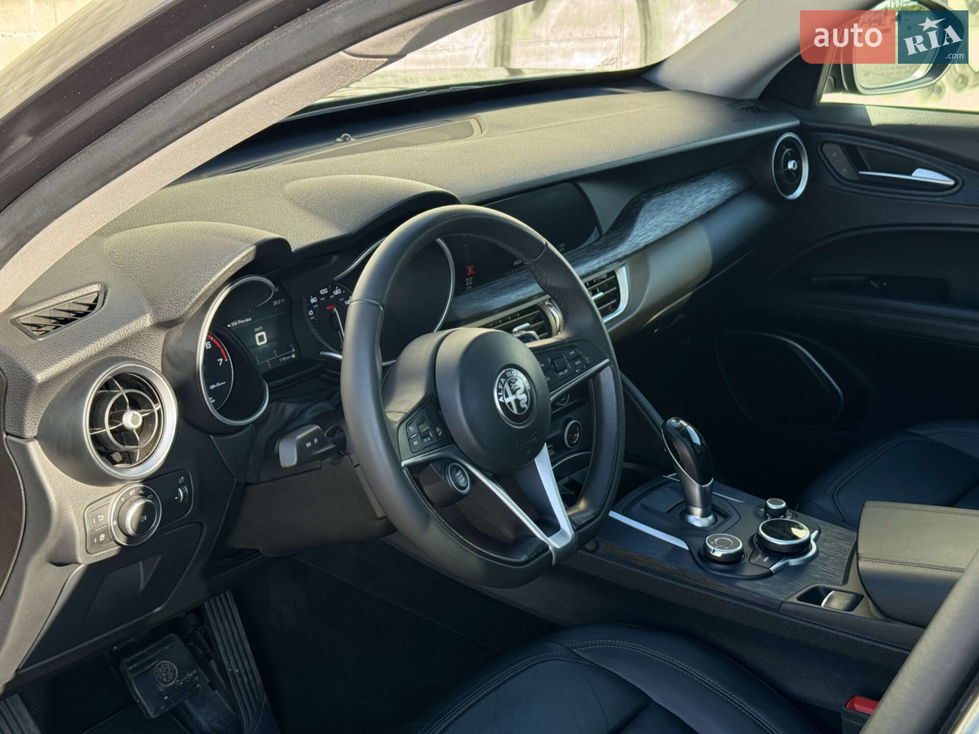 Alfa Romeo Stelvio 2018 VIN ZASPAJAN9K7C43819 фото оголошення 24 з 46