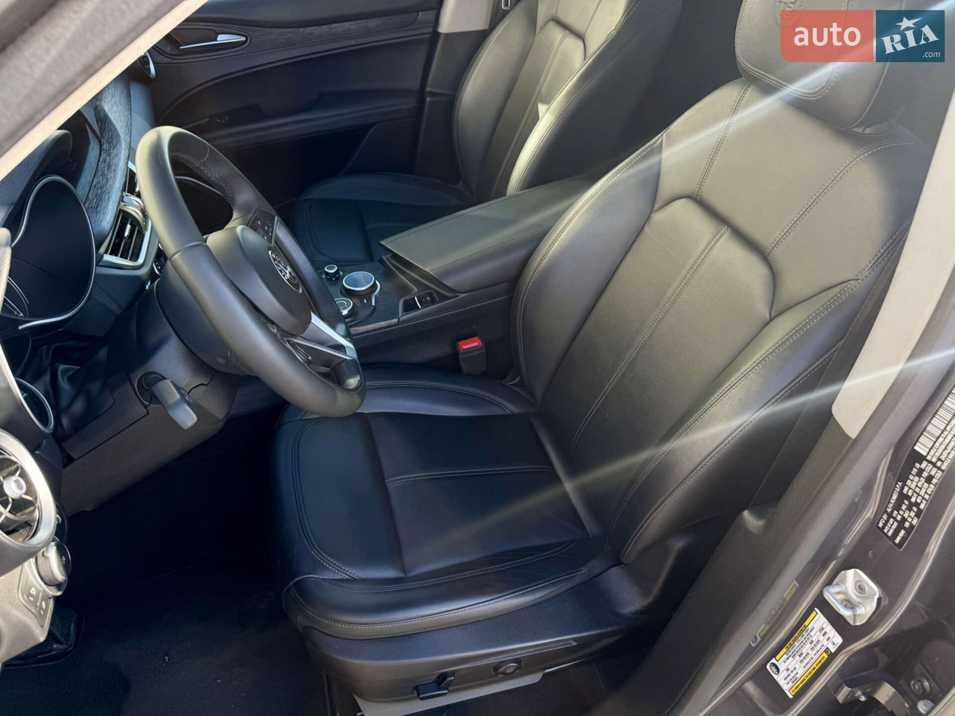 Alfa Romeo Stelvio 2018 VIN ZASPAJAN9K7C43819 фото оголошення 28 з 46