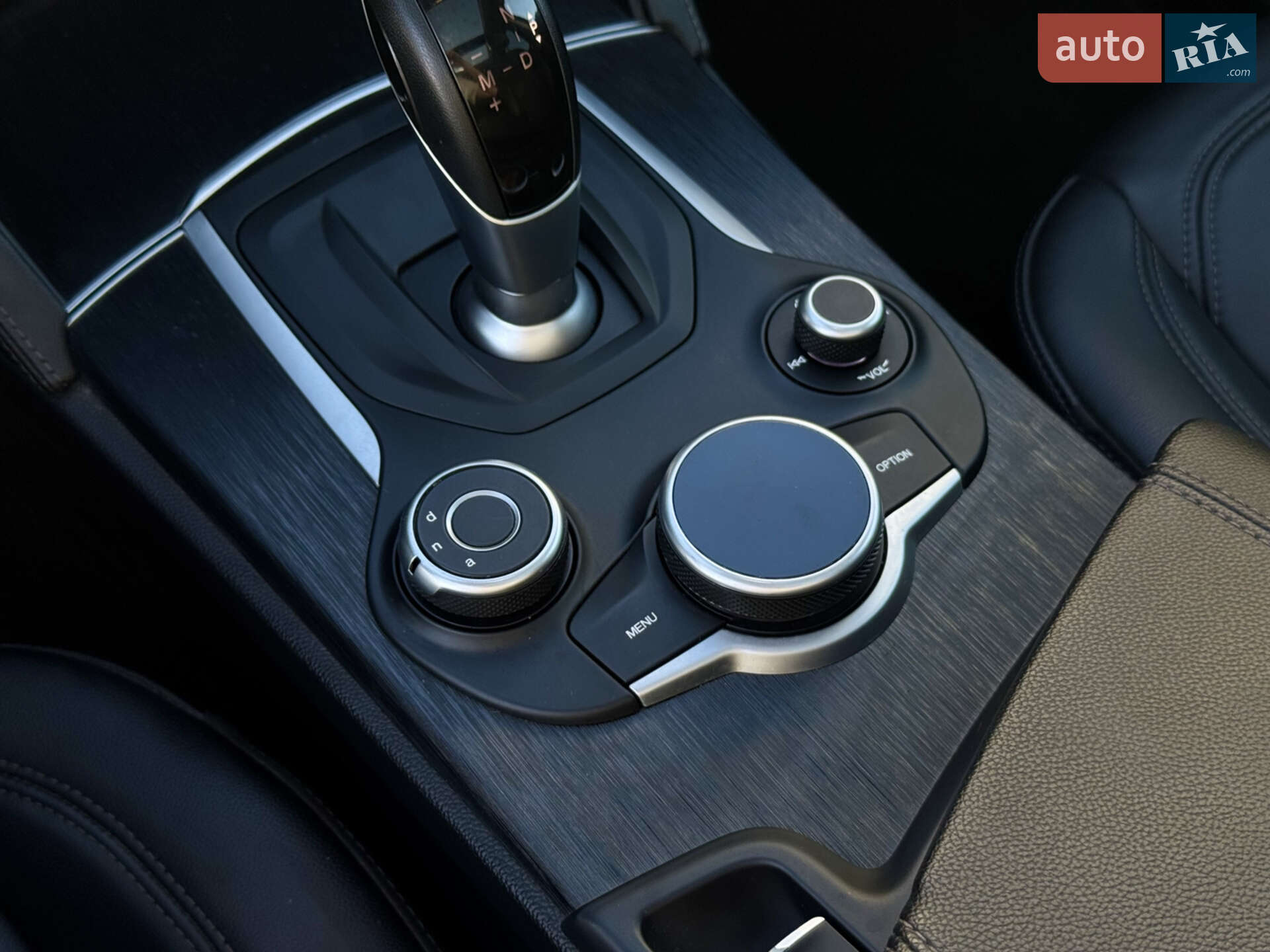 Alfa Romeo Stelvio 2018 VIN ZASPAJAN9K7C43819 фото оголошення 34 з 46