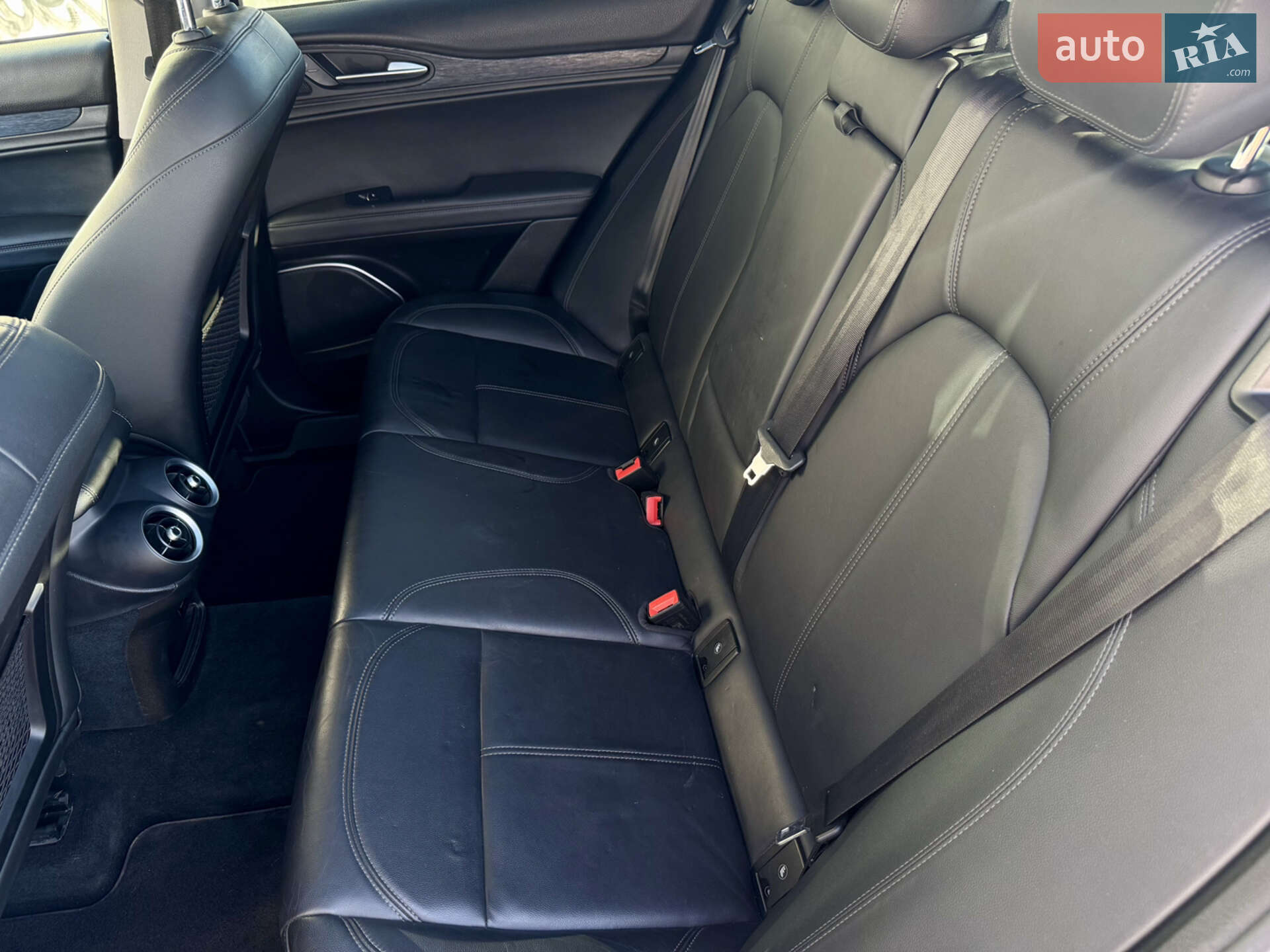 Alfa Romeo Stelvio 2018 VIN ZASPAJAN9K7C43819 фото оголошення 40 з 46