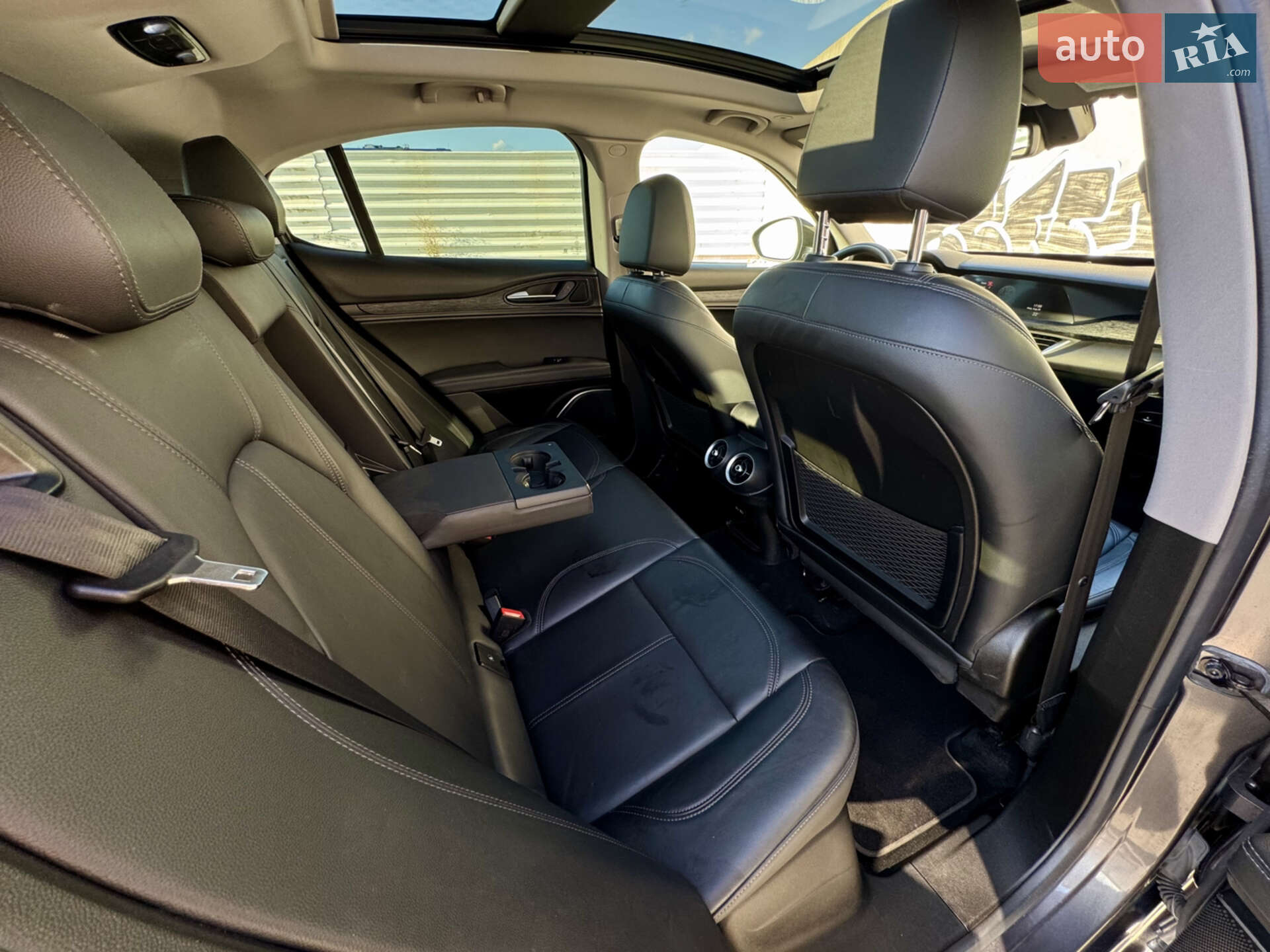 Alfa Romeo Stelvio 2018 VIN ZASPAJAN9K7C43819 фото оголошення 42 з 46